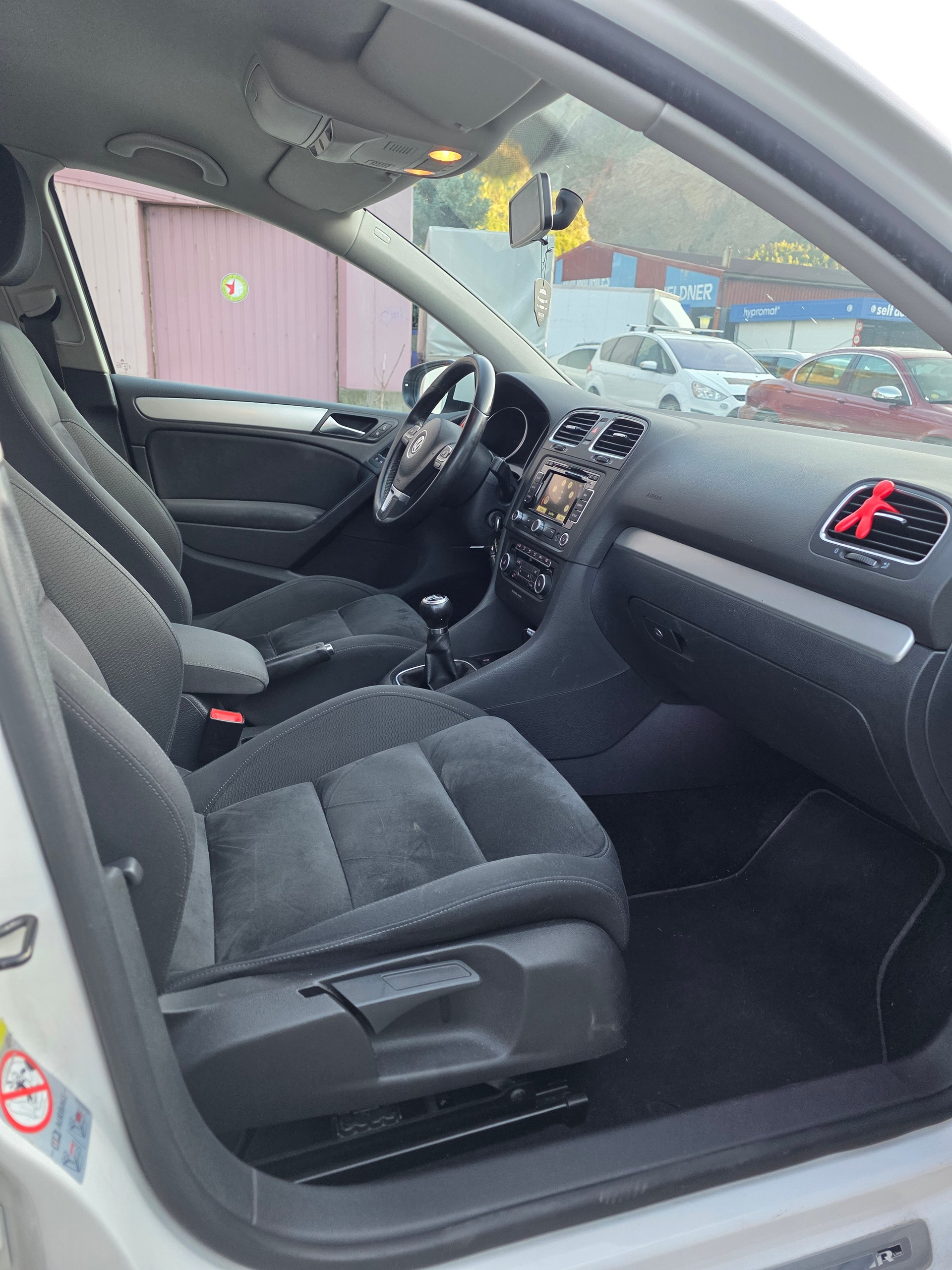 VW Golf 2.0 TDI Comfortline 4Motion-image-9