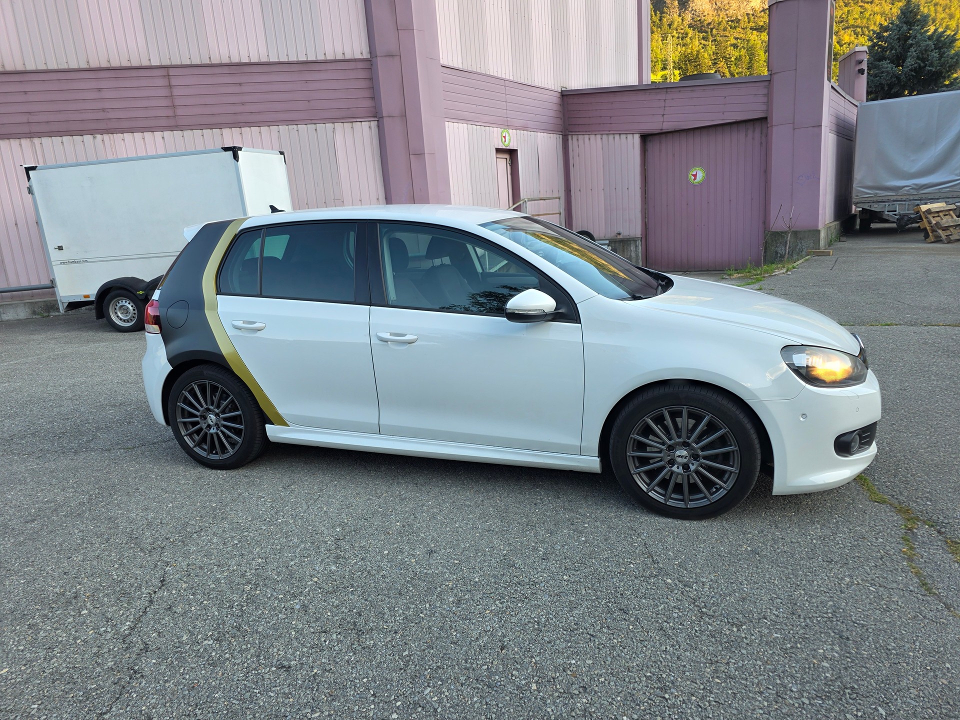 VW Golf 2.0 TDI Comfortline 4Motion-image-3