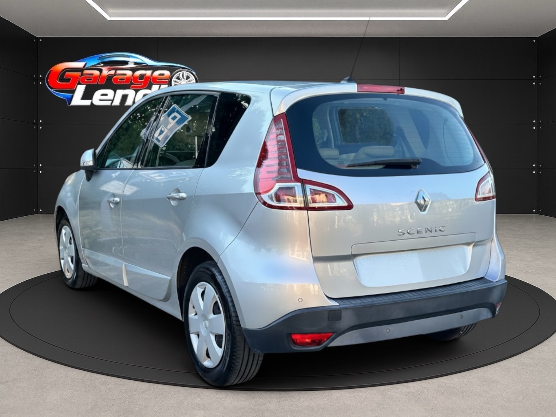RENAULT Scénic 2.0 16V Dynamique X-Tronic CVT-image-1