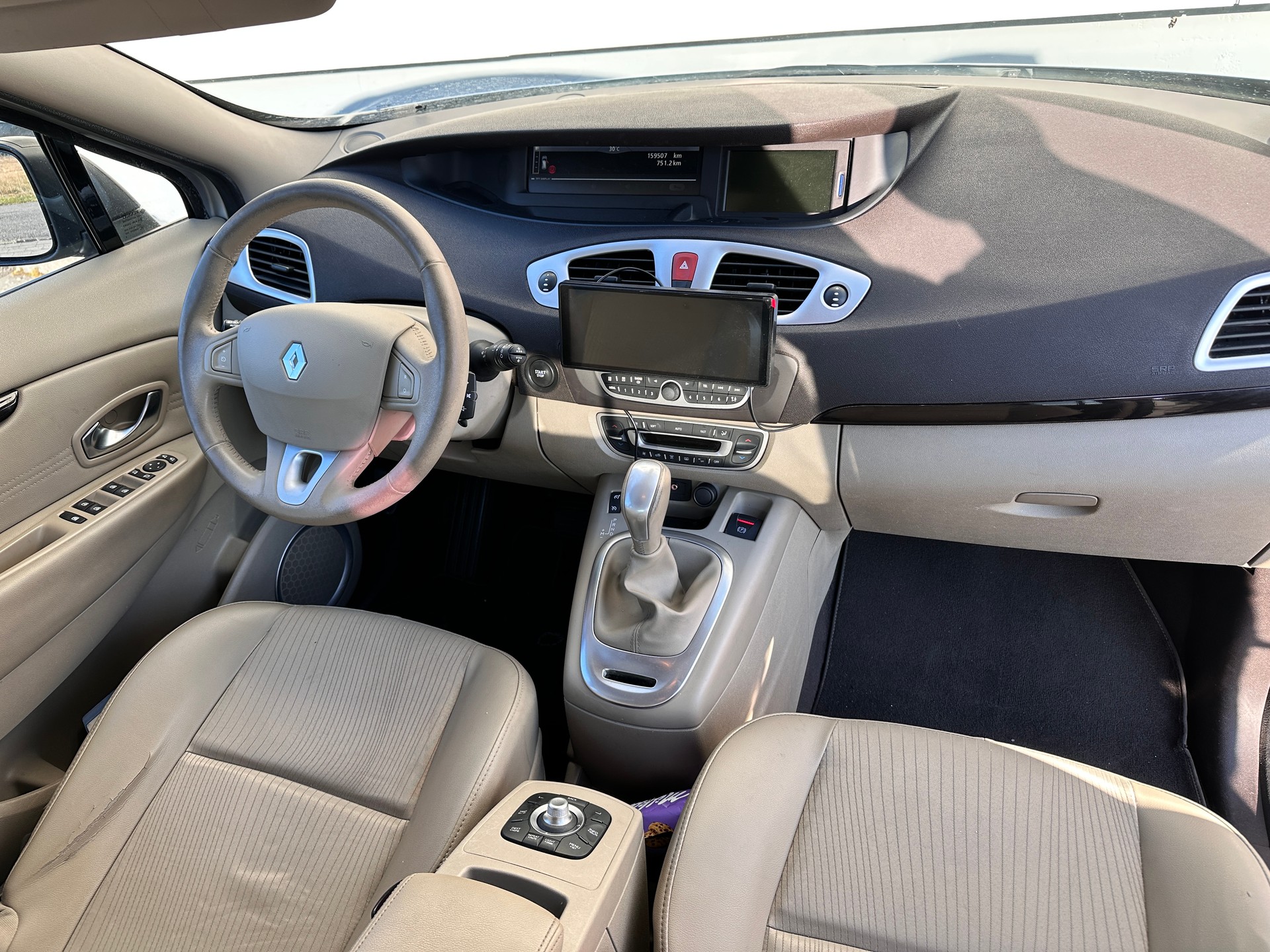 RENAULT Scénic 2.0 16V Dynamique X-Tronic CVT-image-4