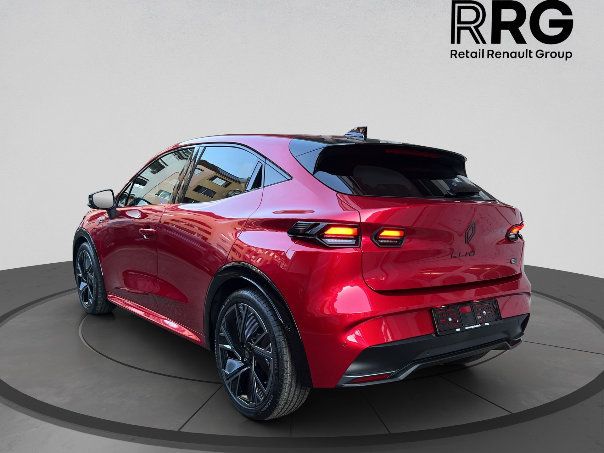RENAULT Clio 1.8 E-Tech Techno-image-2