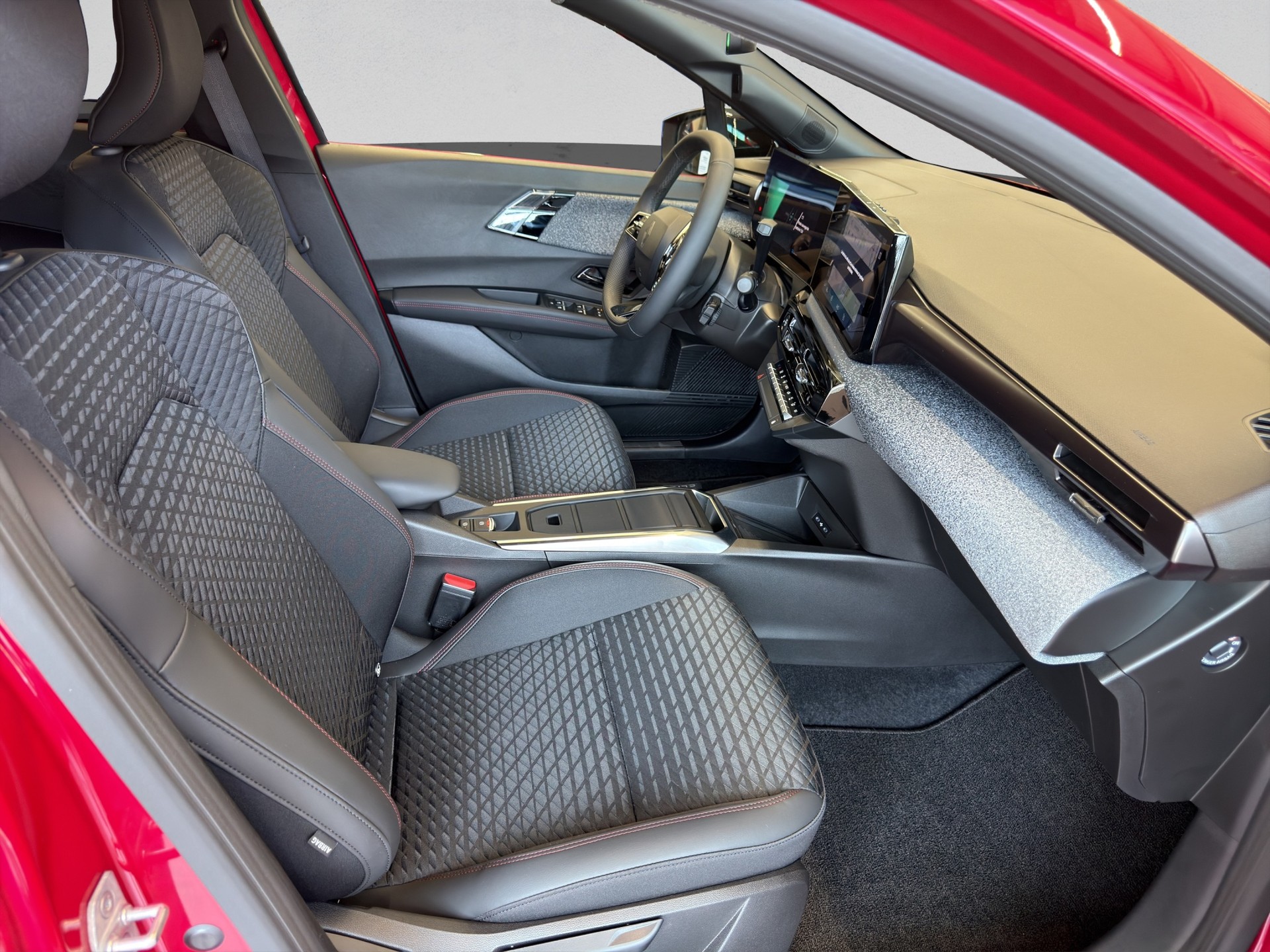 RENAULT Clio 1.8 E-Tech Techno-image-5