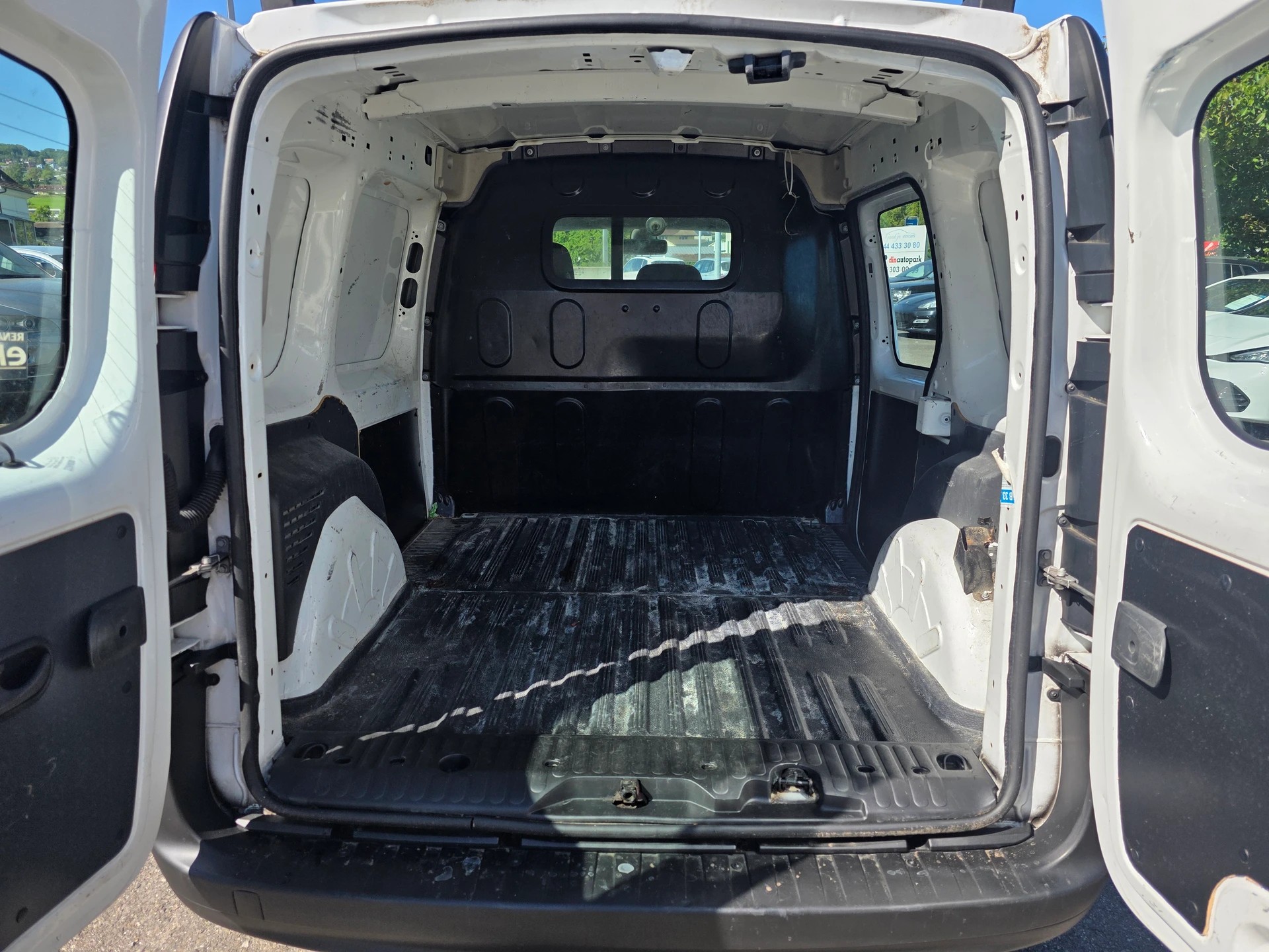 RENAULT Kangoo Medium TCe 115 ENERGY Business * Frisch ab MFK * inkl. Garantie *-image-7