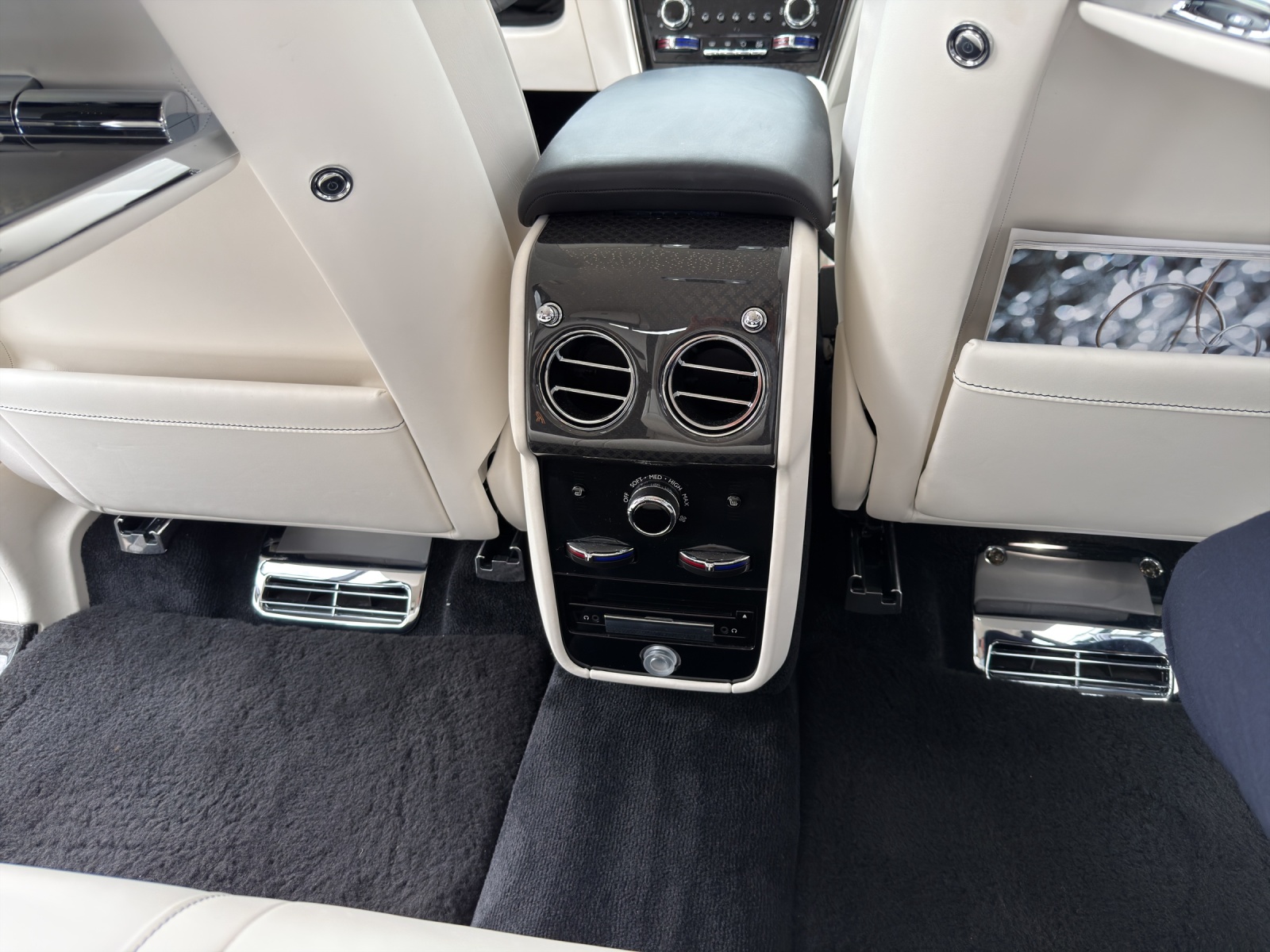 ROLLS-ROYCE Cullinan MANSORY EDITION-image-18
