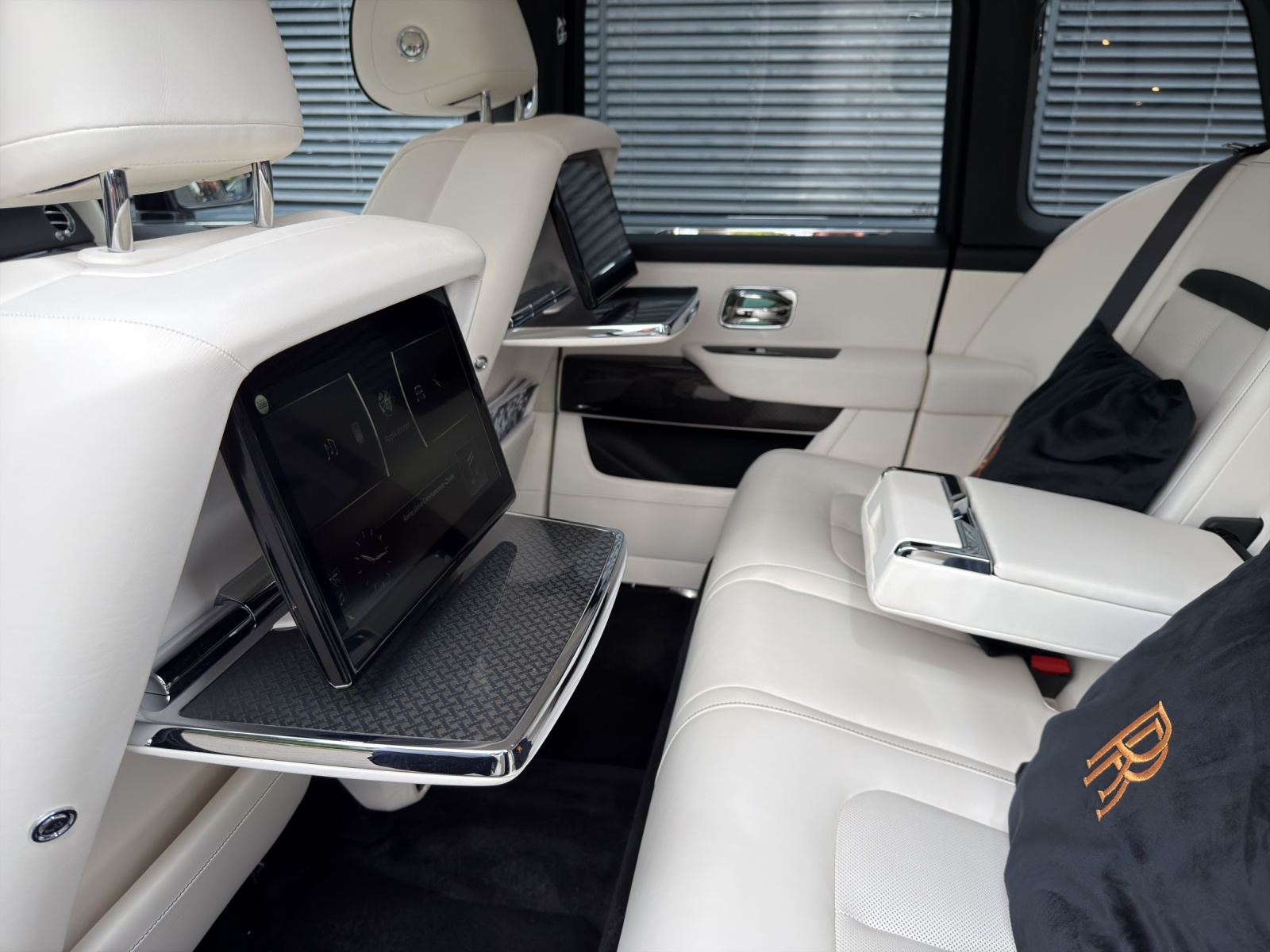 ROLLS-ROYCE Cullinan MANSORY EDITION-image-4