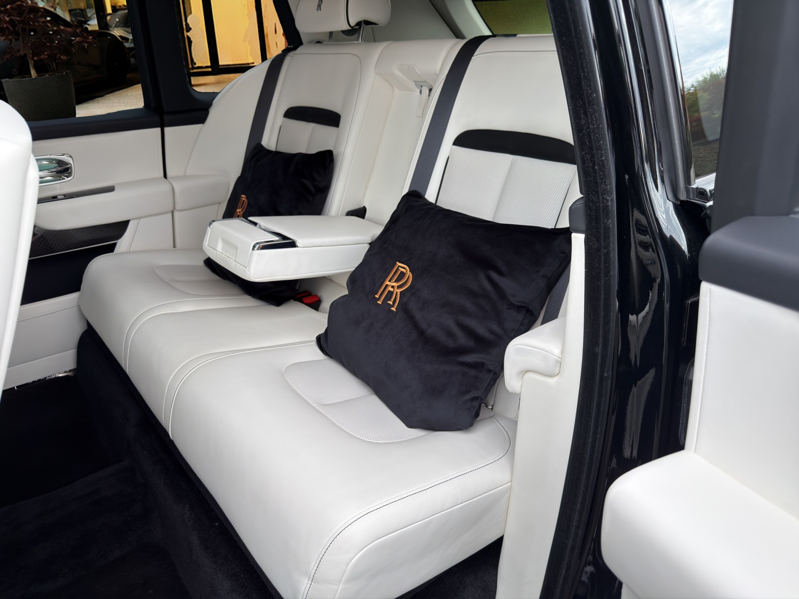 ROLLS-ROYCE Cullinan MANSORY EDITION-image-17