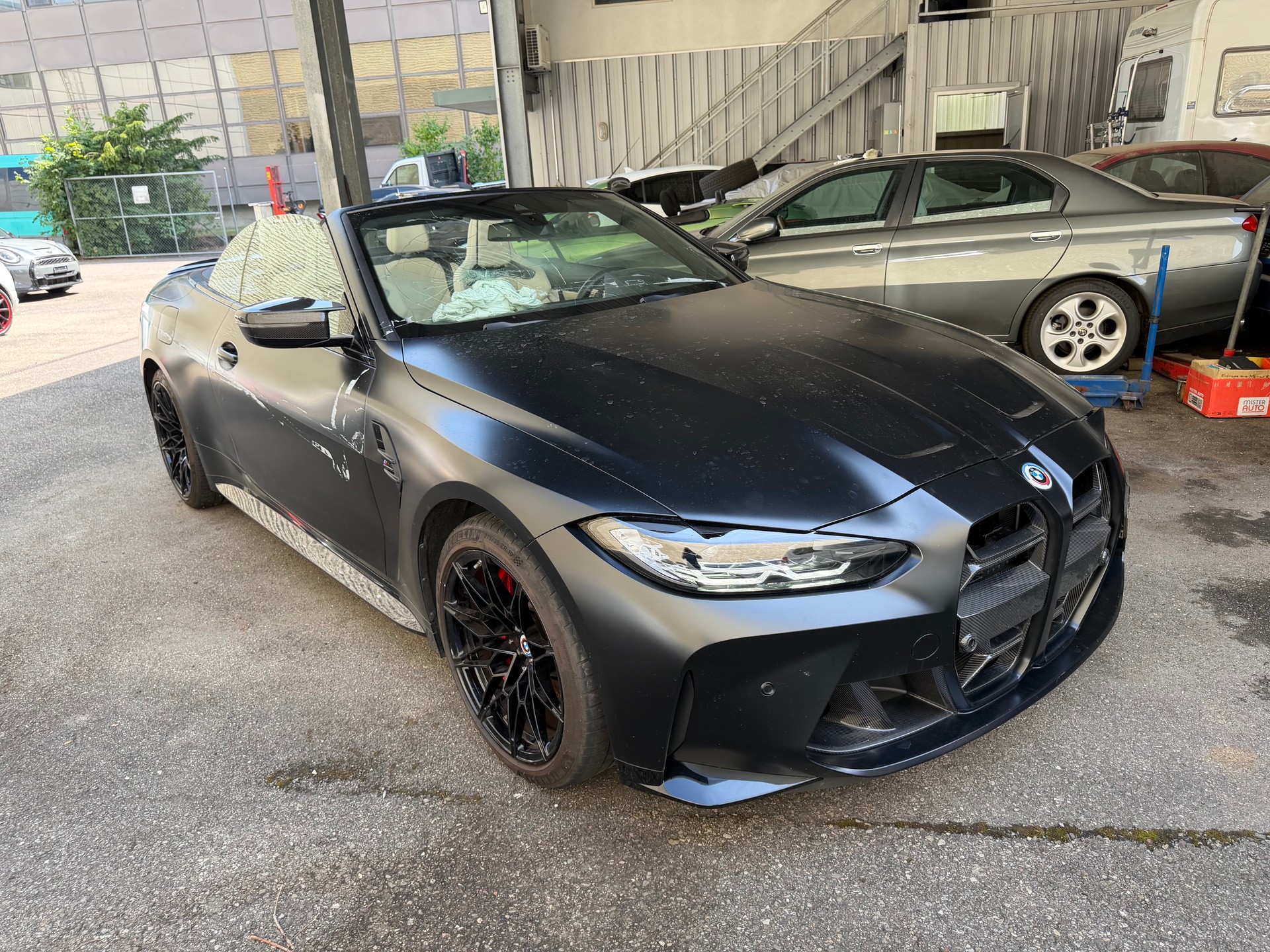 BMW M4 Competition xDrive-image-2