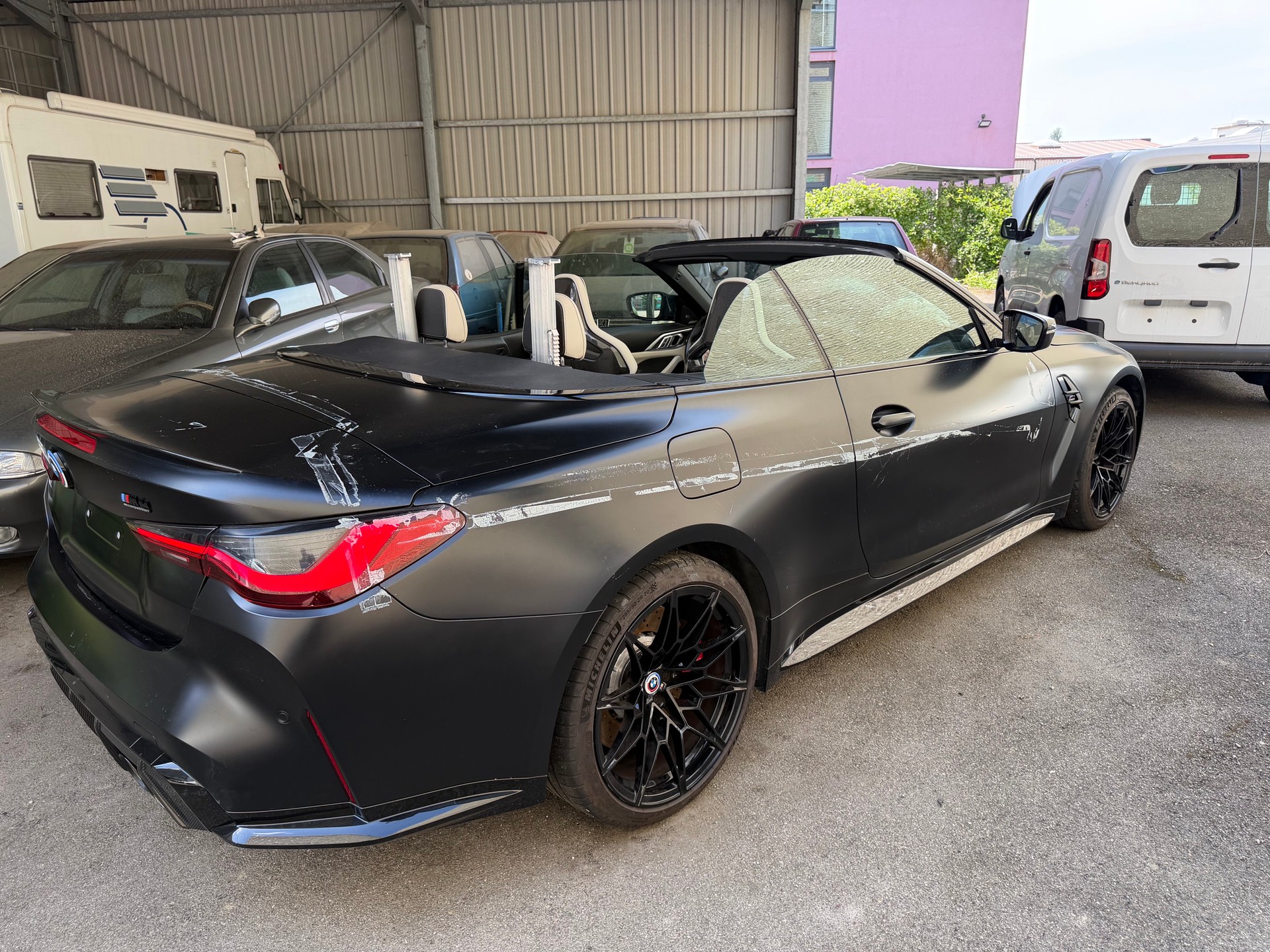 BMW M4 Competition xDrive-image-3