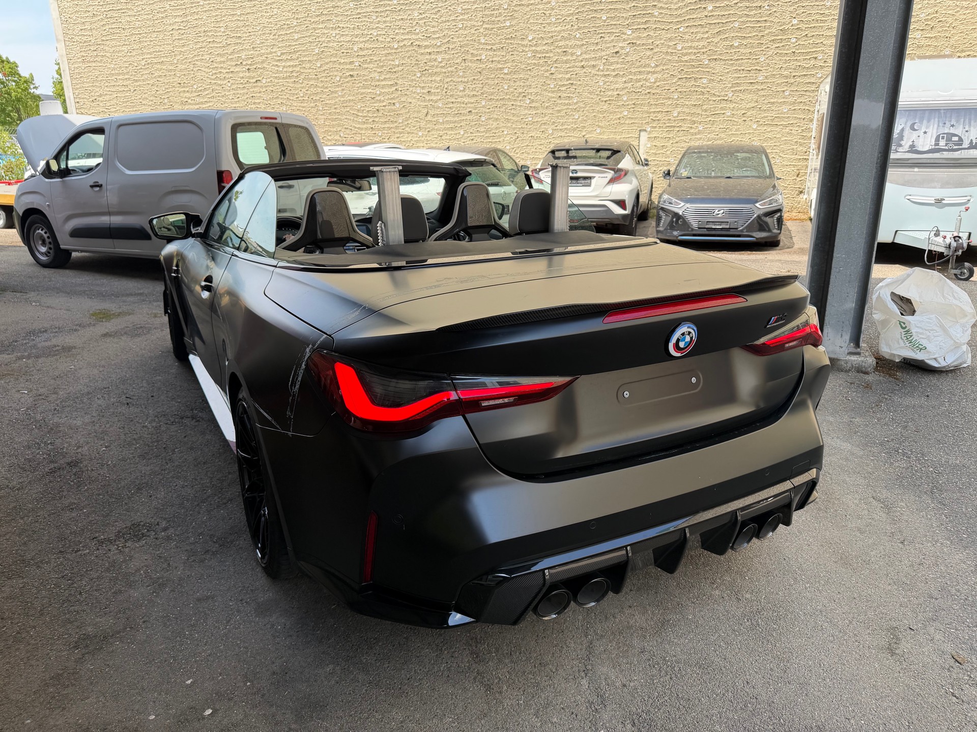 BMW M4 Competition xDrive-image-4