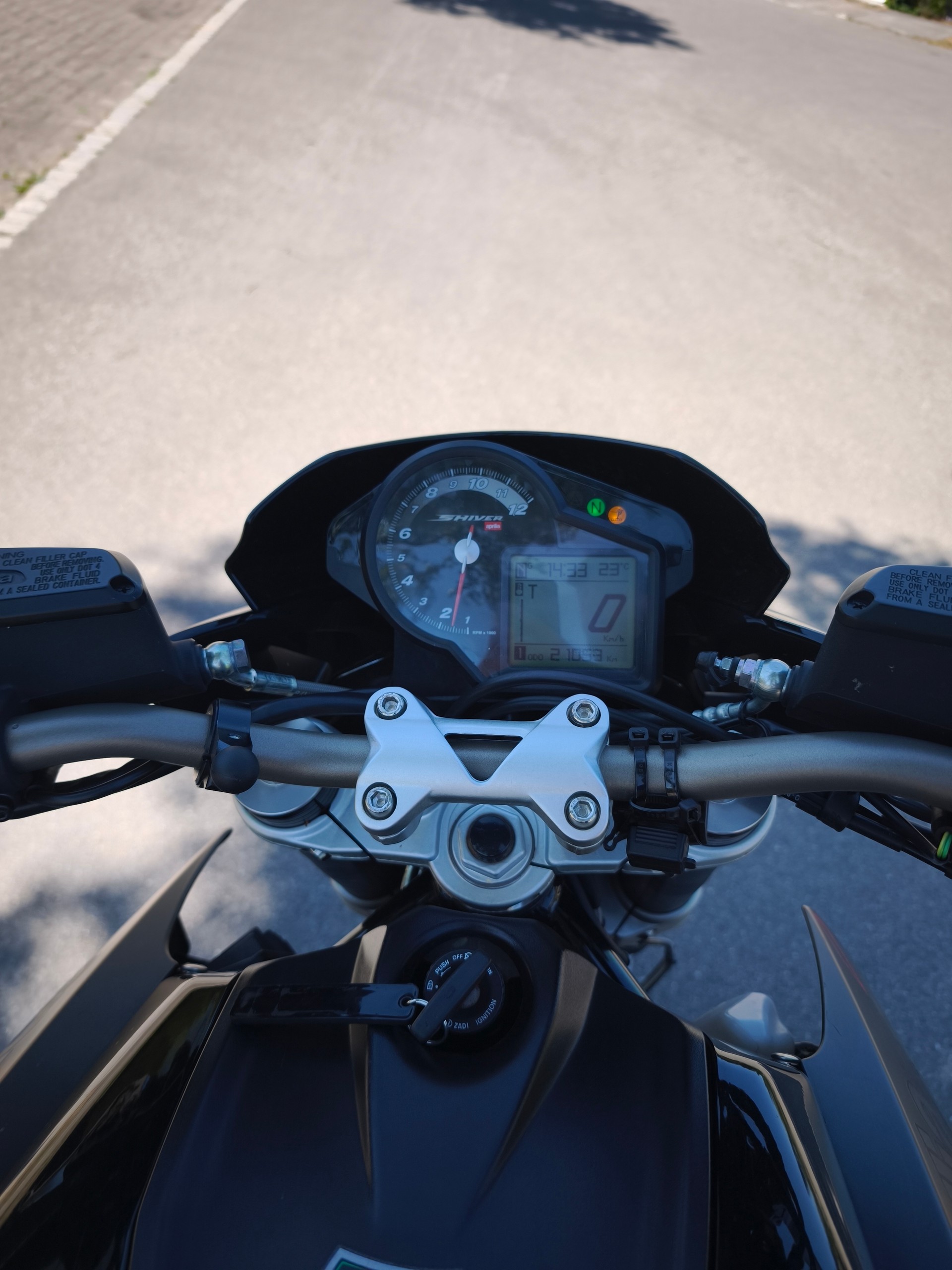 APRILIA SL 750 Shiver ABS-image-4