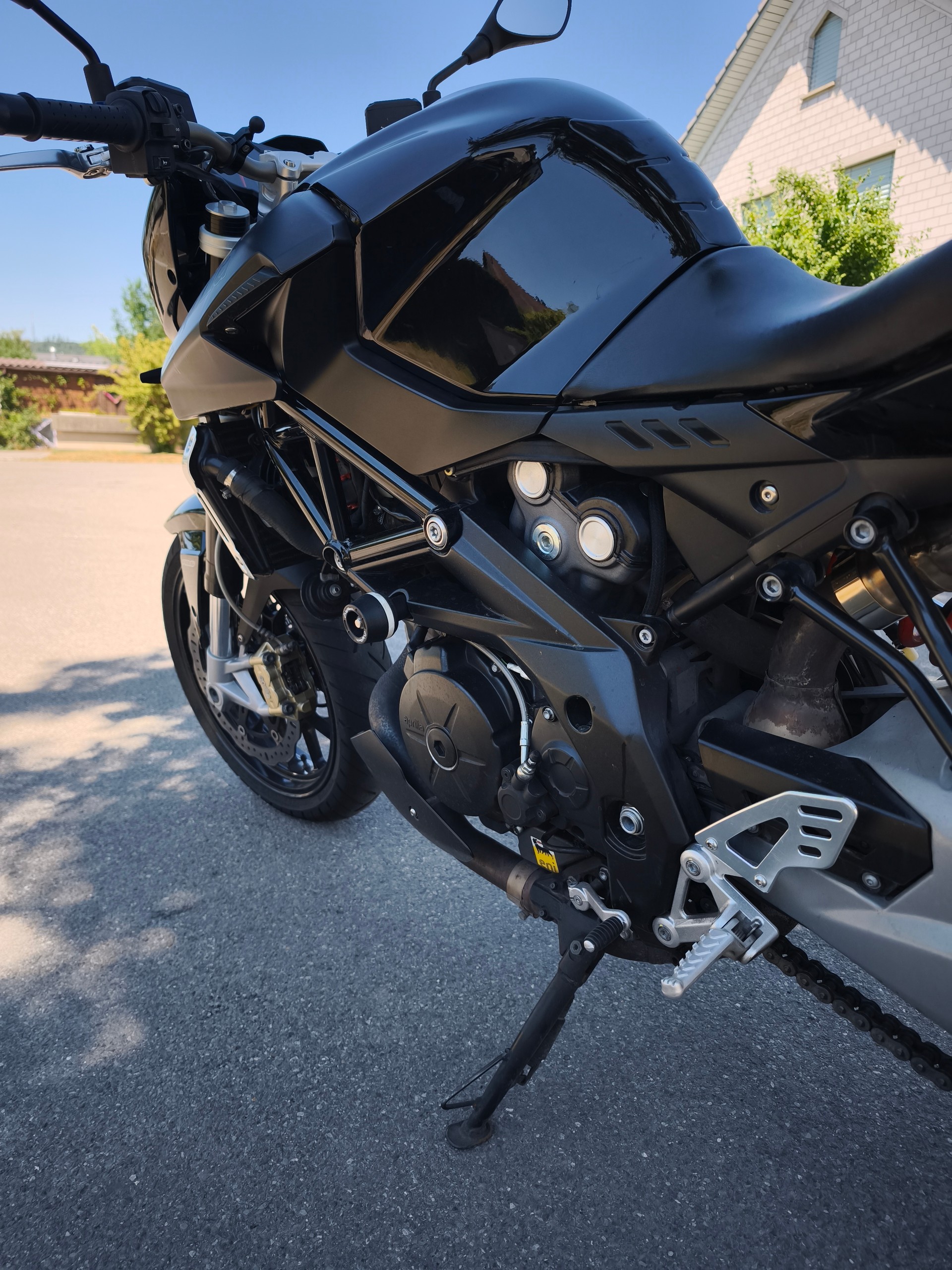 APRILIA SL 750 Shiver ABS-image-2