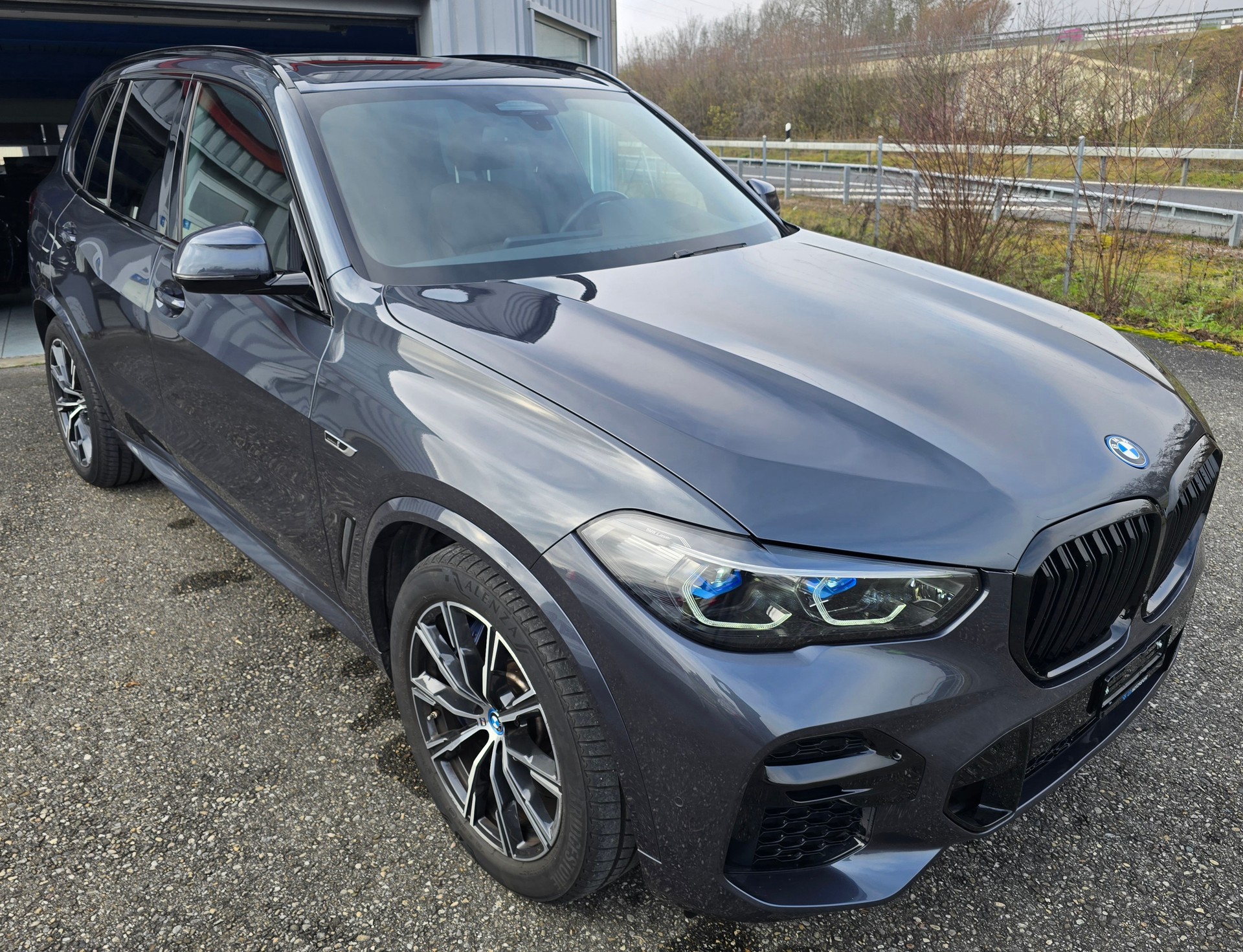 BMW X5 xDrive45e M Sport Steptronic-image-2