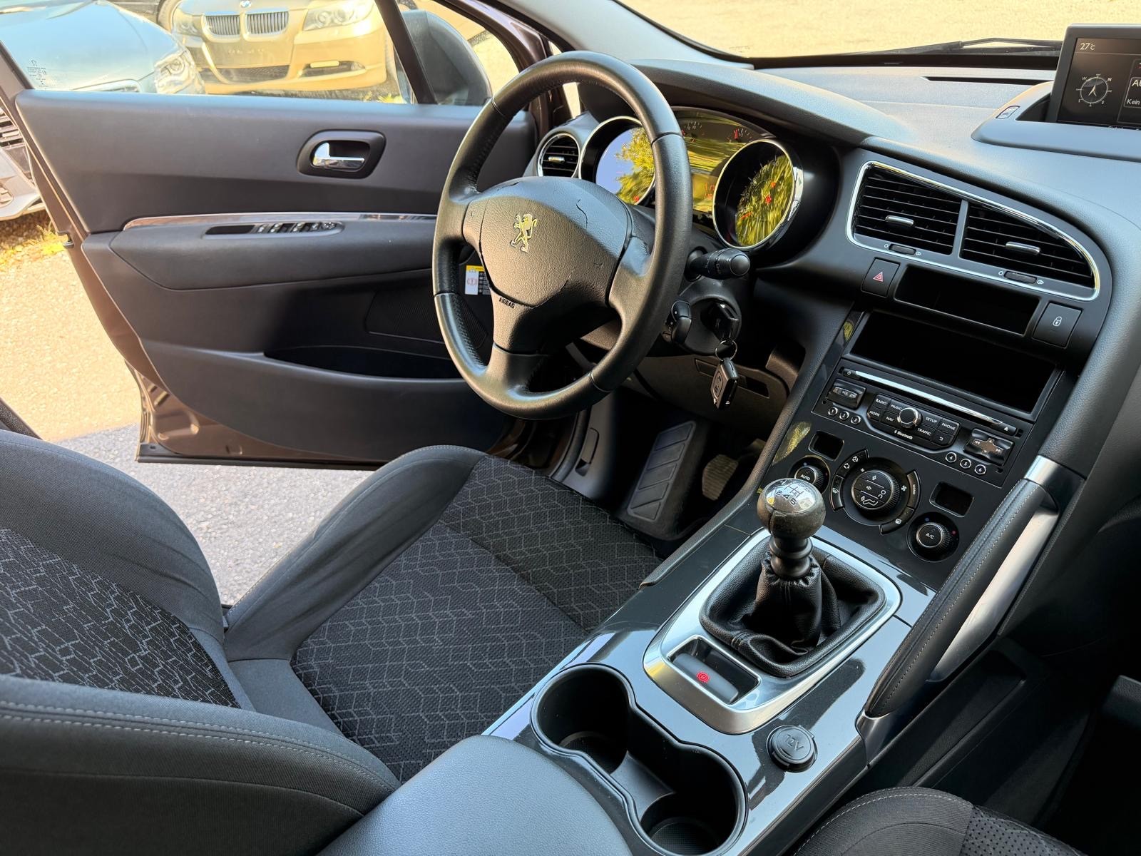 PEUGEOT 3008 1.6 16V T Active-image-12