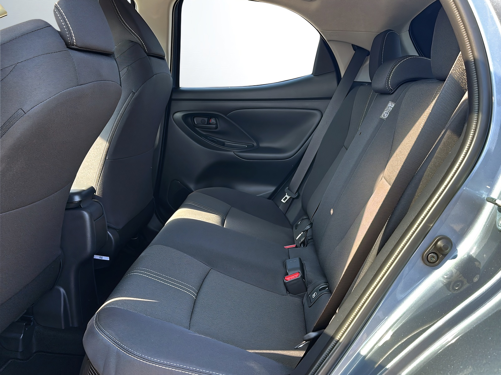 TOYOTA Yaris 1.5 Trend e-CVT-image-8