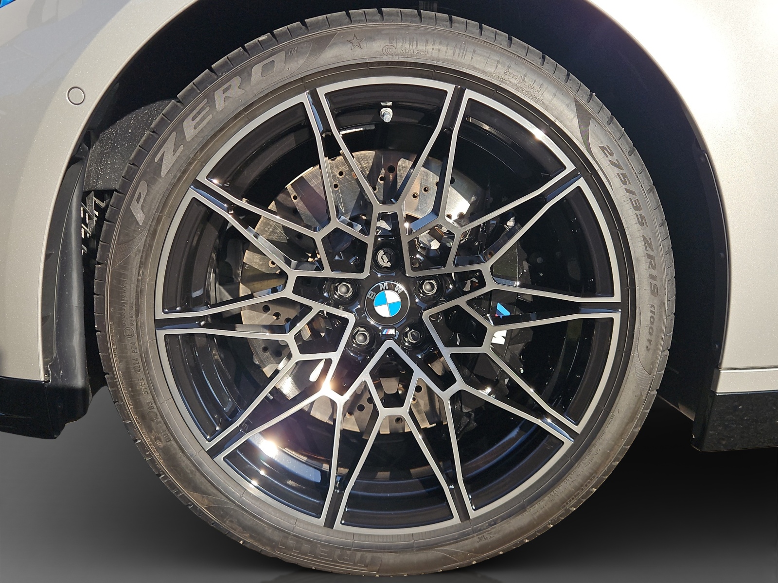 BMW M4 Competition xDrive Cabriolet-image-8
