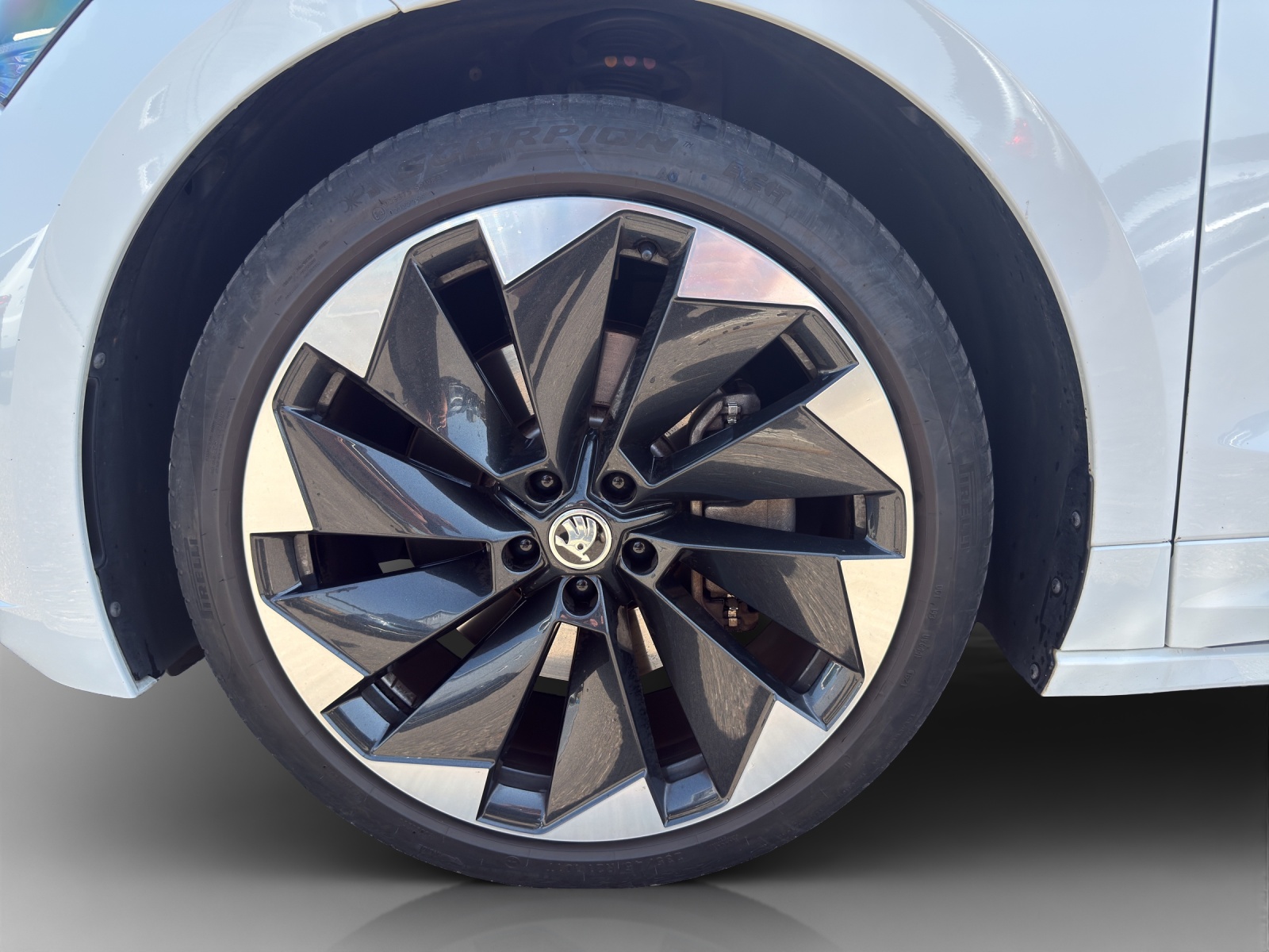 SKODA Enyaq iV 80 SportLine-image-13