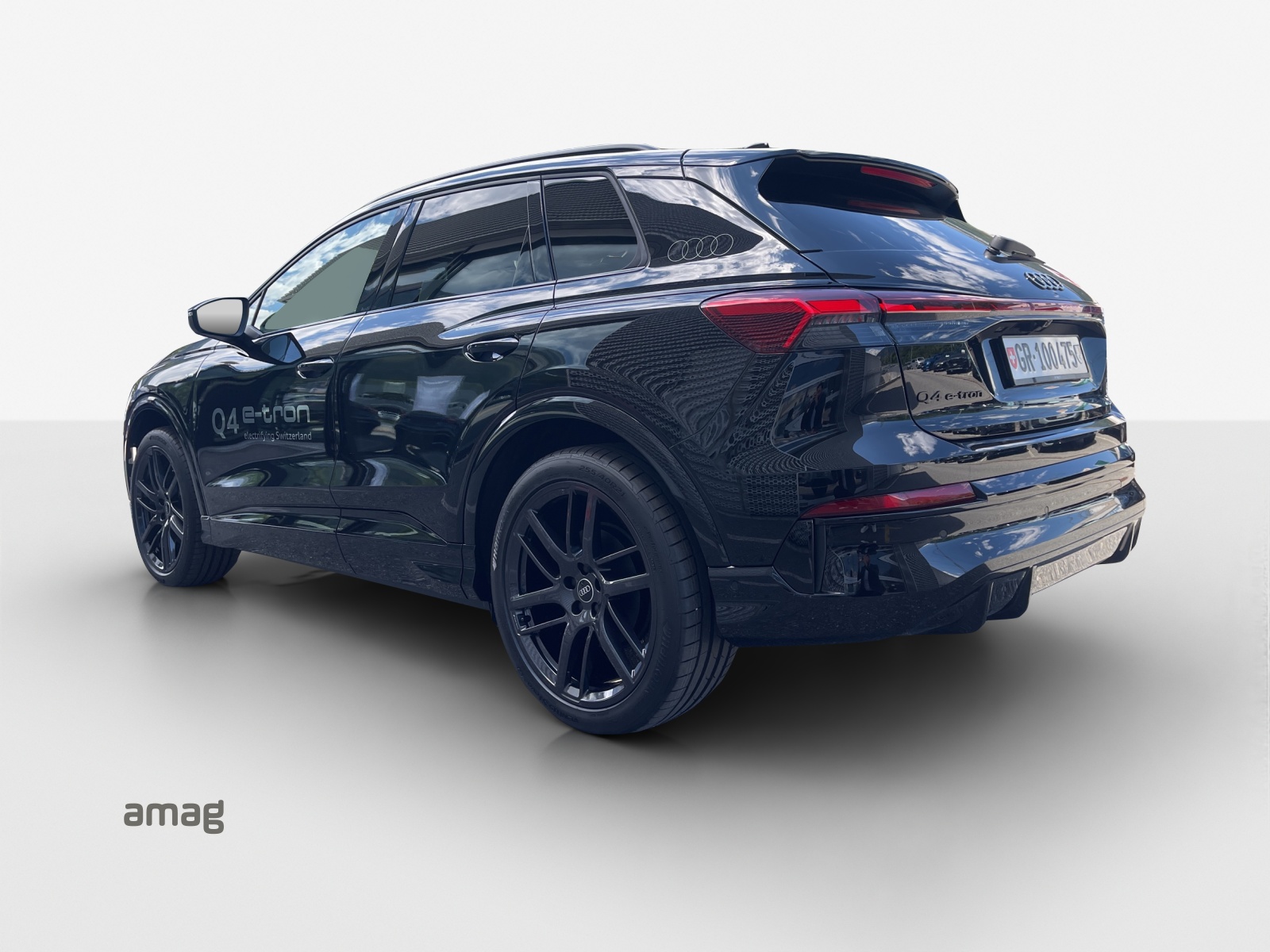 AUDI Q4 e-tron SUV quattro performance-image-2