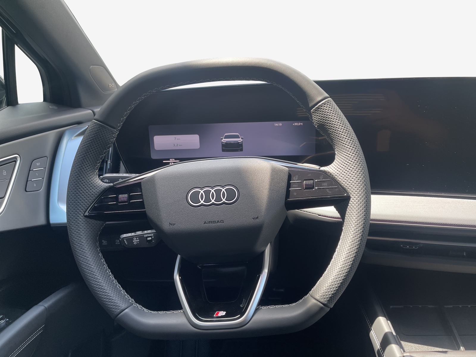 AUDI Q4 e-tron SUV quattro performance-image-8
