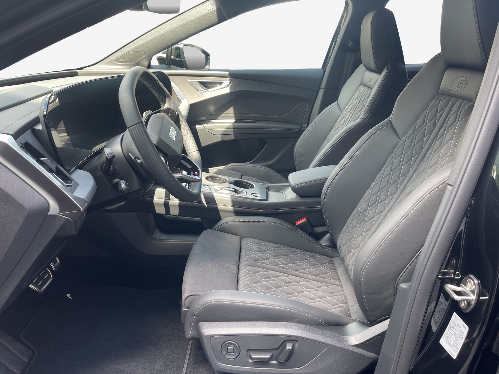 AUDI Q4 e-tron SUV quattro performance-image-7