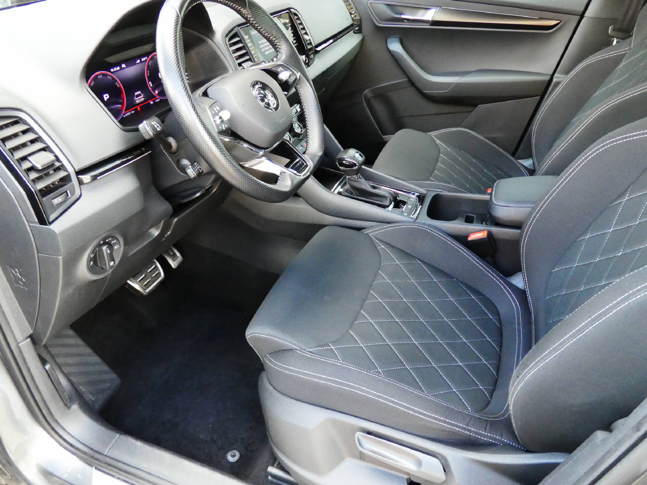 SKODA Karoq 1.5 TSI SportLine DSG-image-8