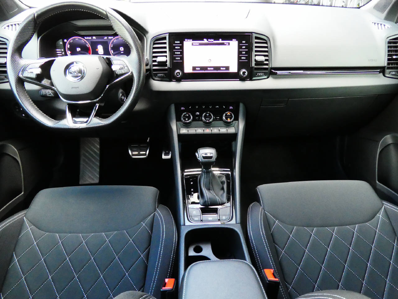 SKODA Karoq 1.5 TSI SportLine DSG-image-13