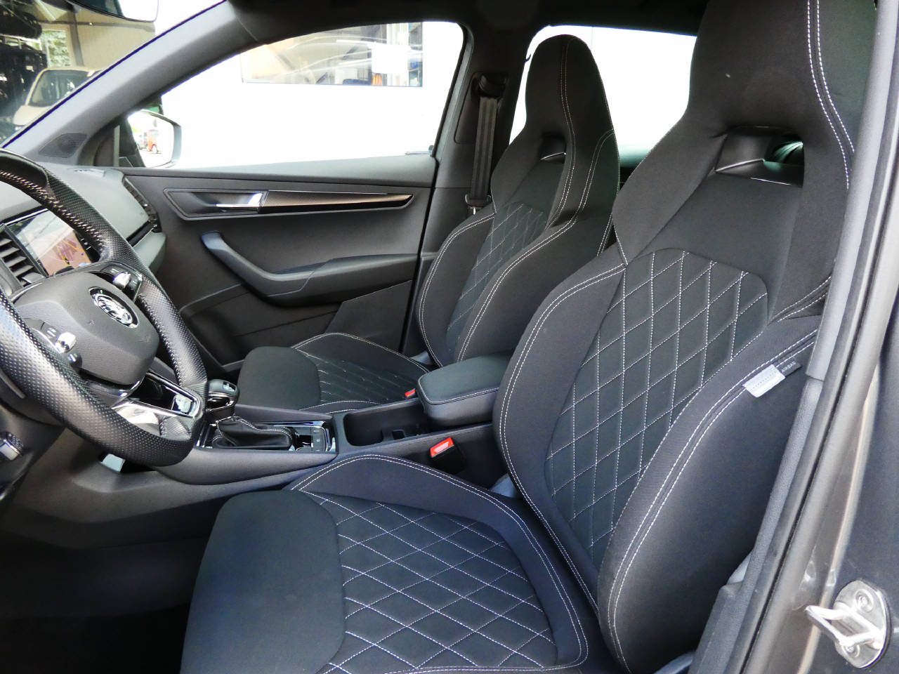 SKODA Karoq 1.5 TSI SportLine DSG-image-14