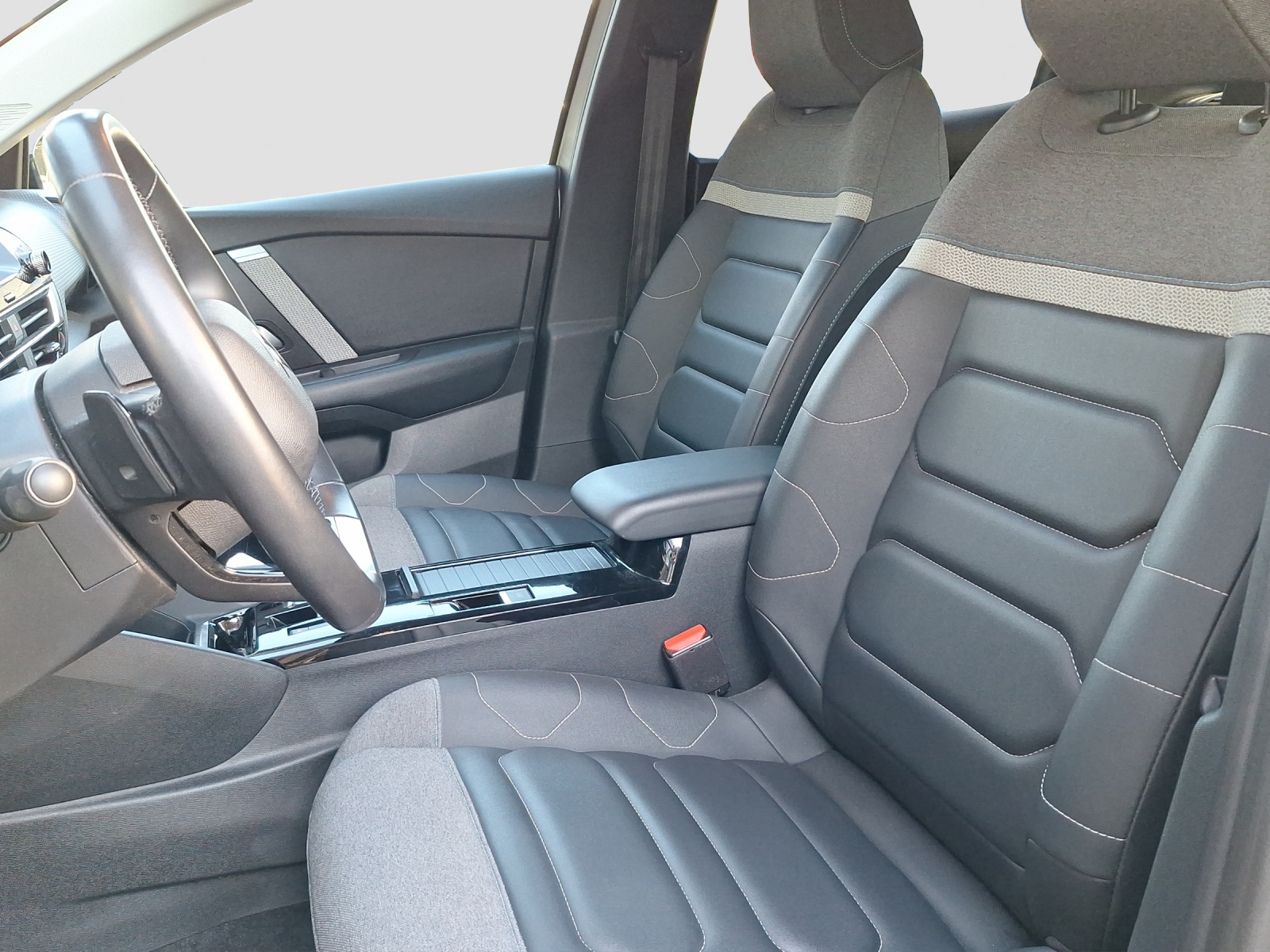 CITROEN C4 1.2 PureTech Max-image-9