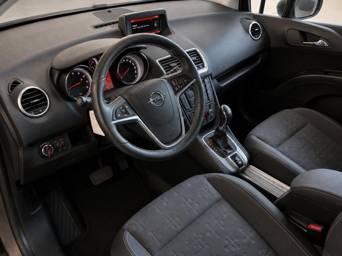 OPEL Meriva 1.4 Turbo Cosmo Automatic-image-11