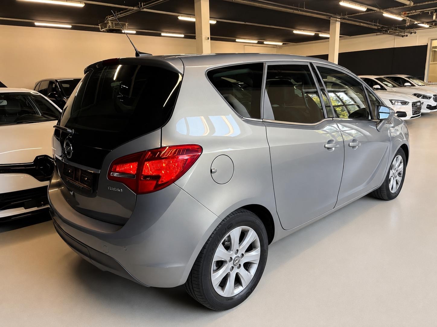 OPEL Meriva 1.4 Turbo Cosmo Automatic-image-7