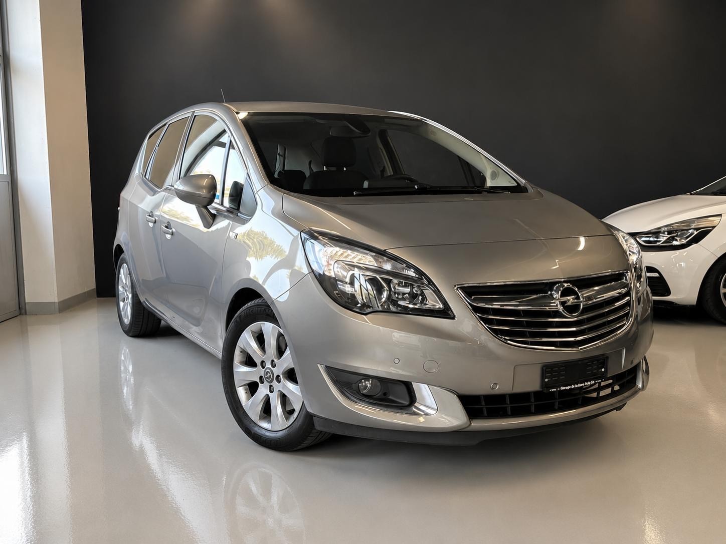 OPEL Meriva 1.4 Turbo Cosmo Automatic-image-3
