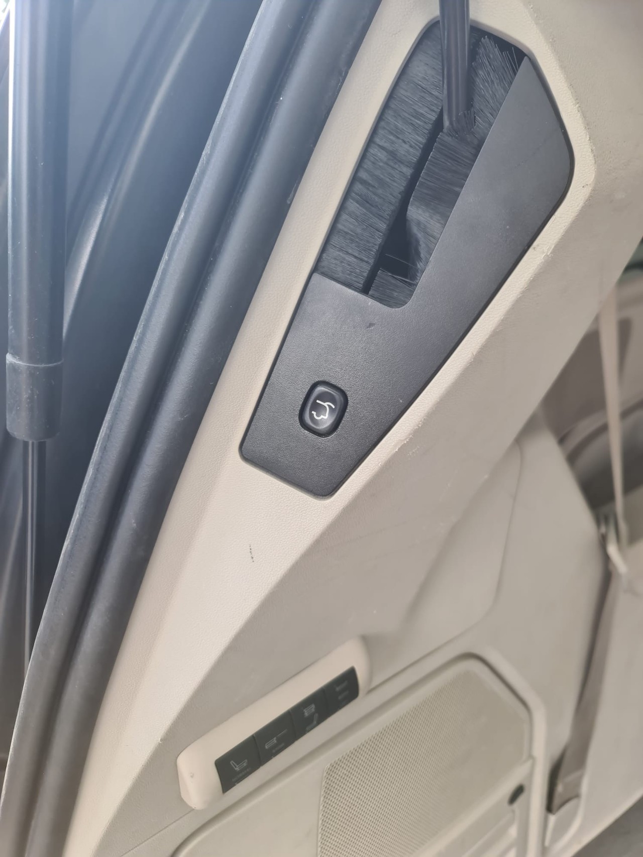 CHRYSLER Family 4.0l-image-13