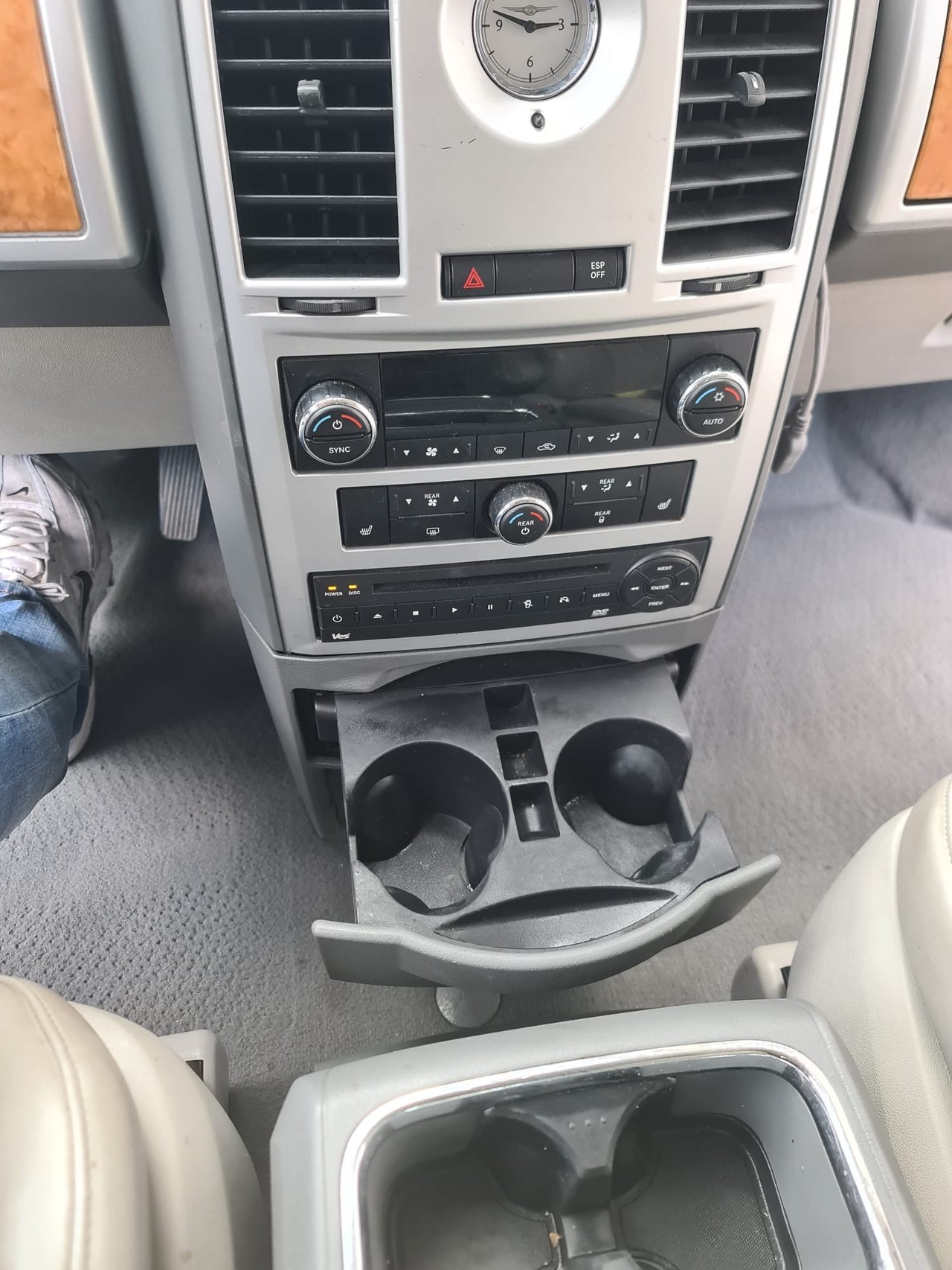 CHRYSLER Family 4.0l-image-9