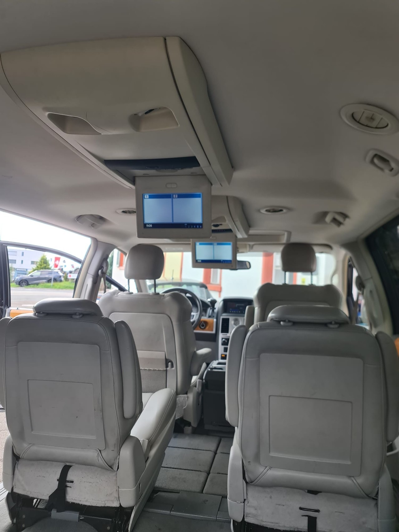 CHRYSLER Family 4.0l-image-10