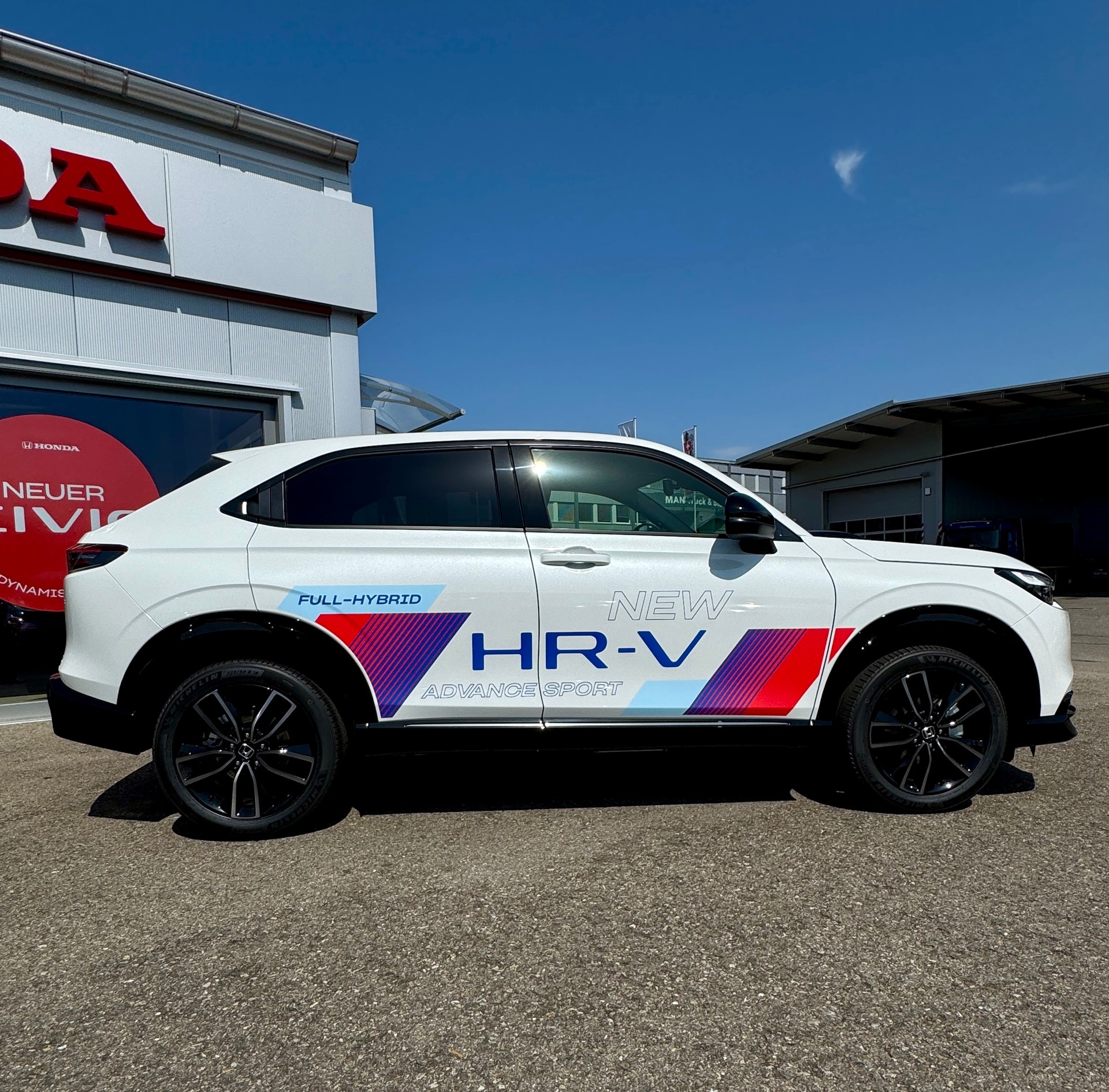 HONDA HR-V 1.5L e:HEV Advance Sport Modell 2027 1.9% Leasing Aktion unschlagbar mit 8 Jahren Garantie-image-3