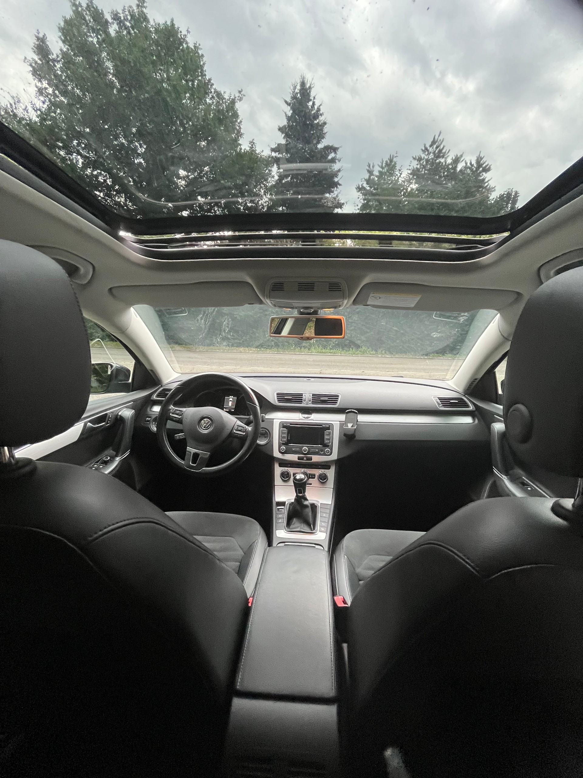 VW Passat Variant 2.0 TDI BMT Trendline-image-7