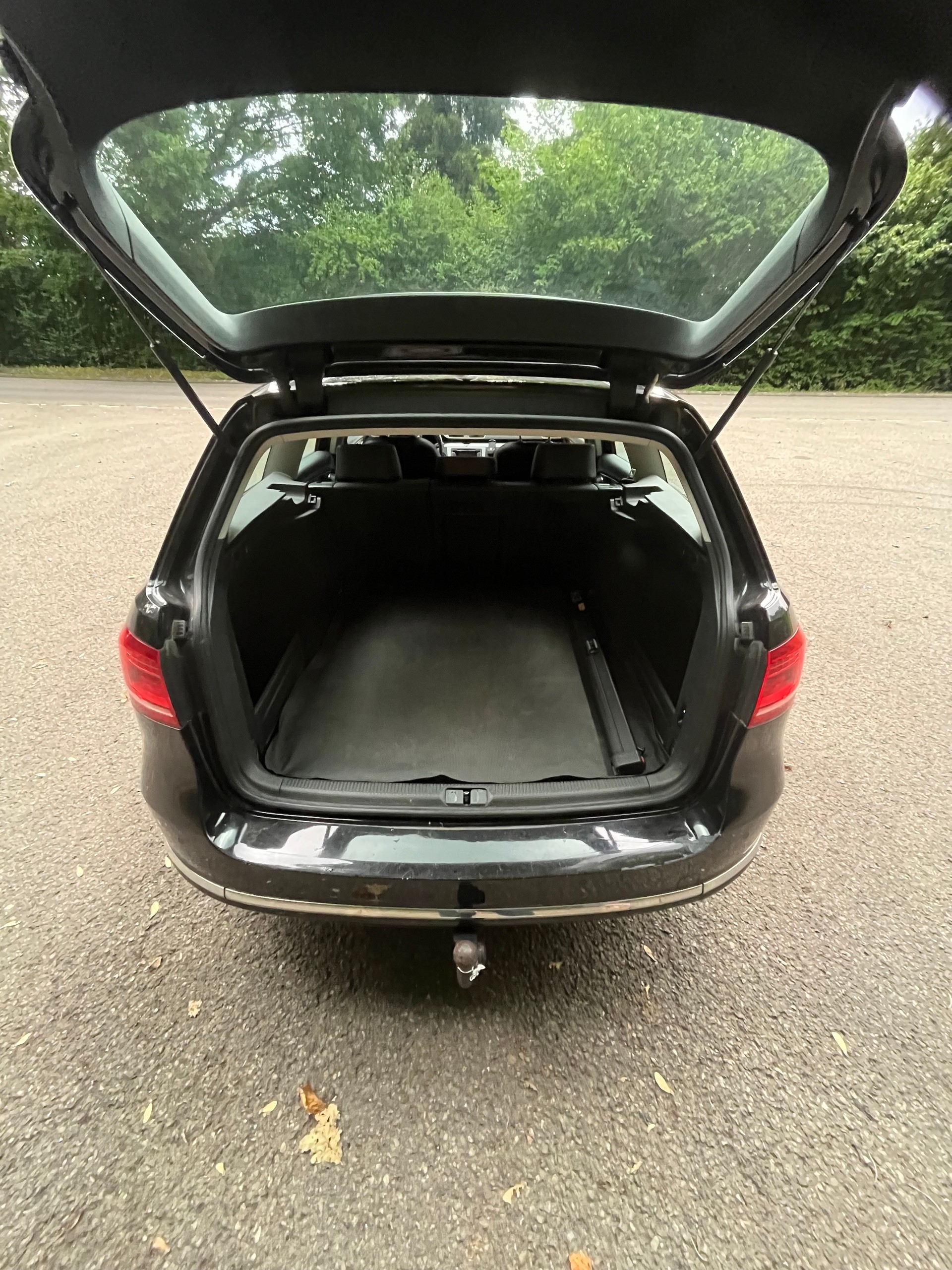 VW Passat Variant 2.0 TDI BMT Trendline-image-9