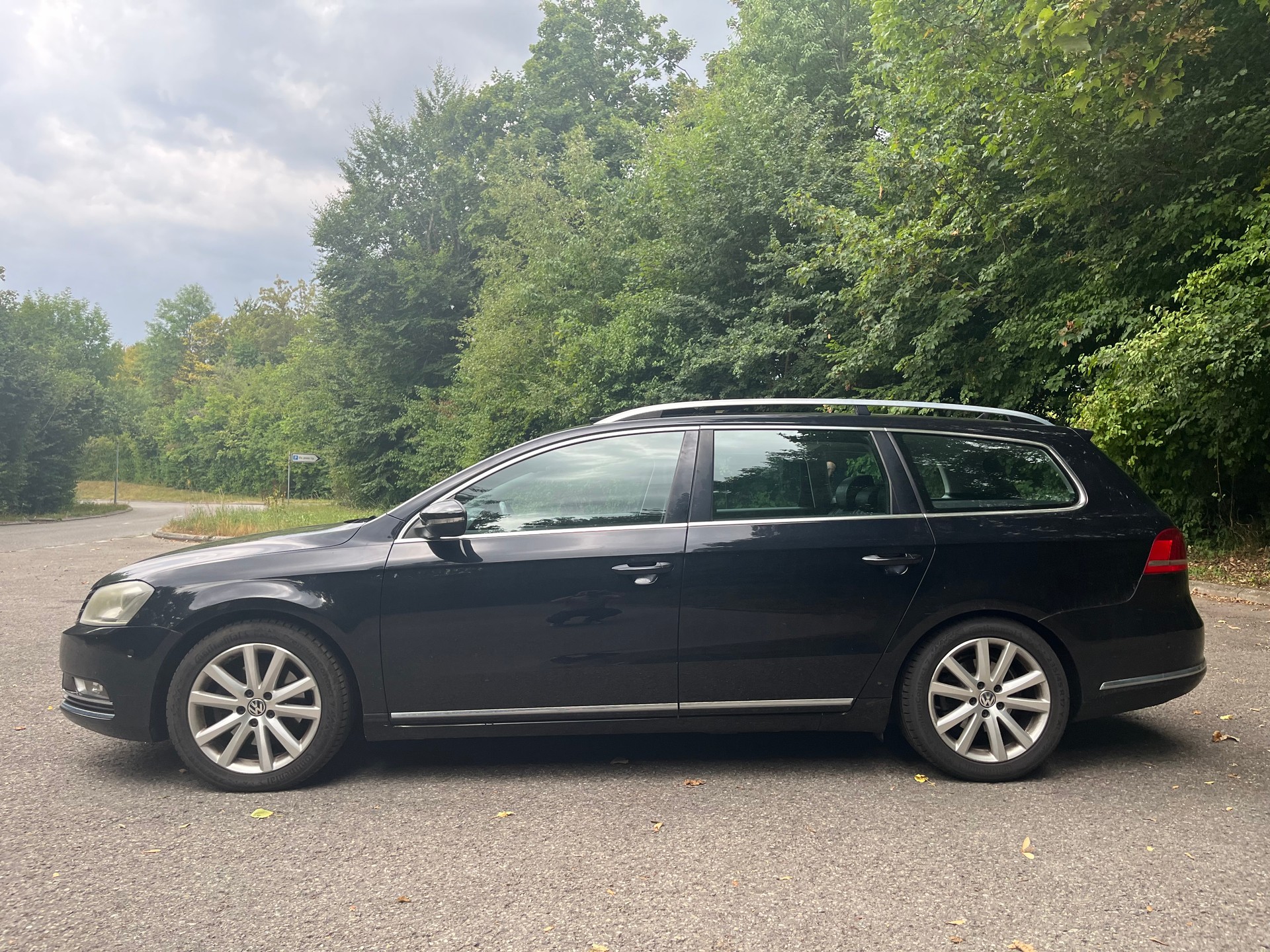 VW Passat Variant 2.0 TDI BMT Trendline-image-2