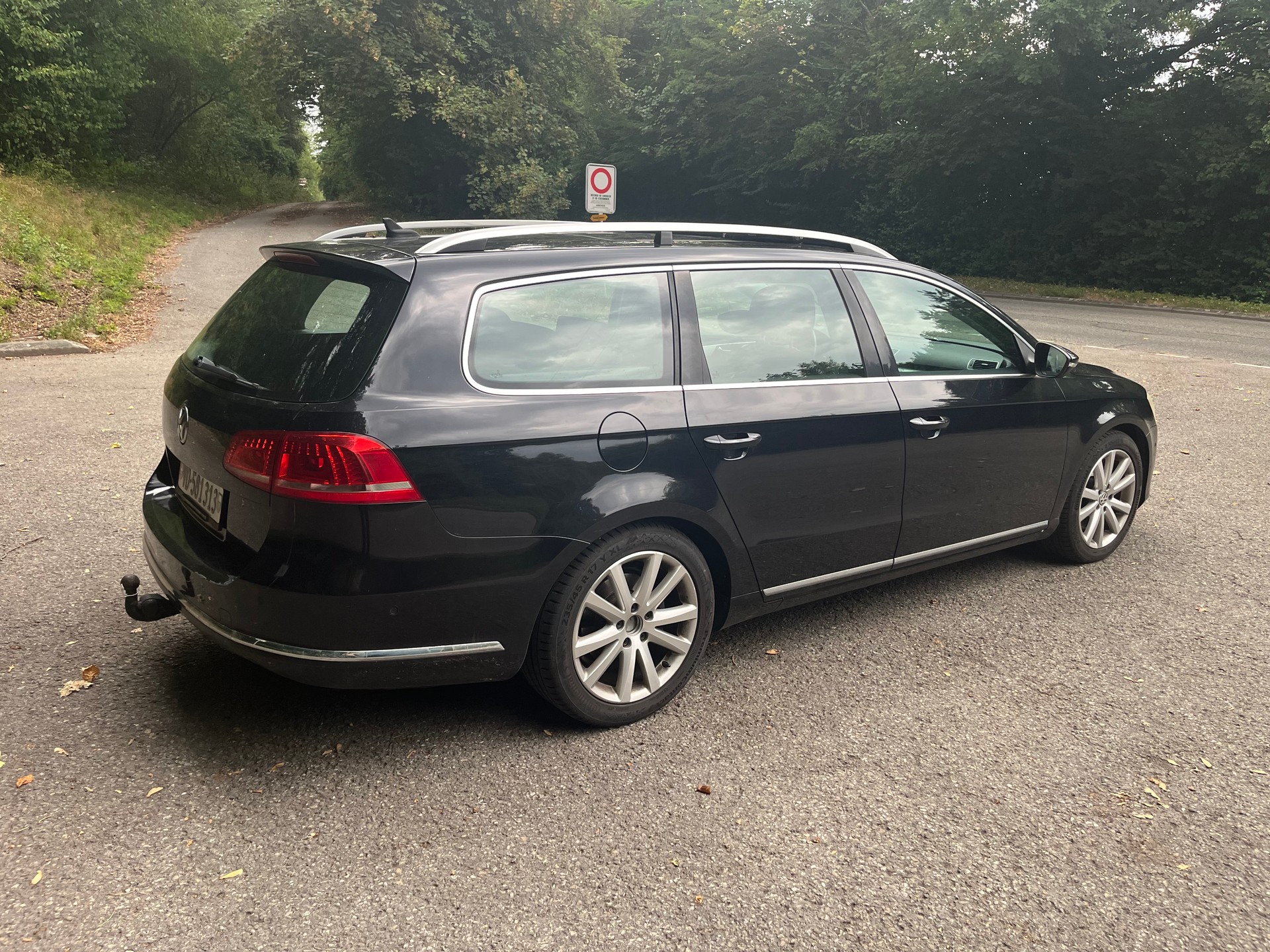 VW Passat Variant 2.0 TDI BMT Trendline-image-5