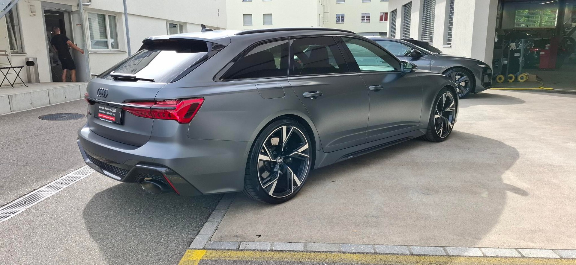 AUDI RS6 Avant 4.0 TFSI V8 quattro-image-4