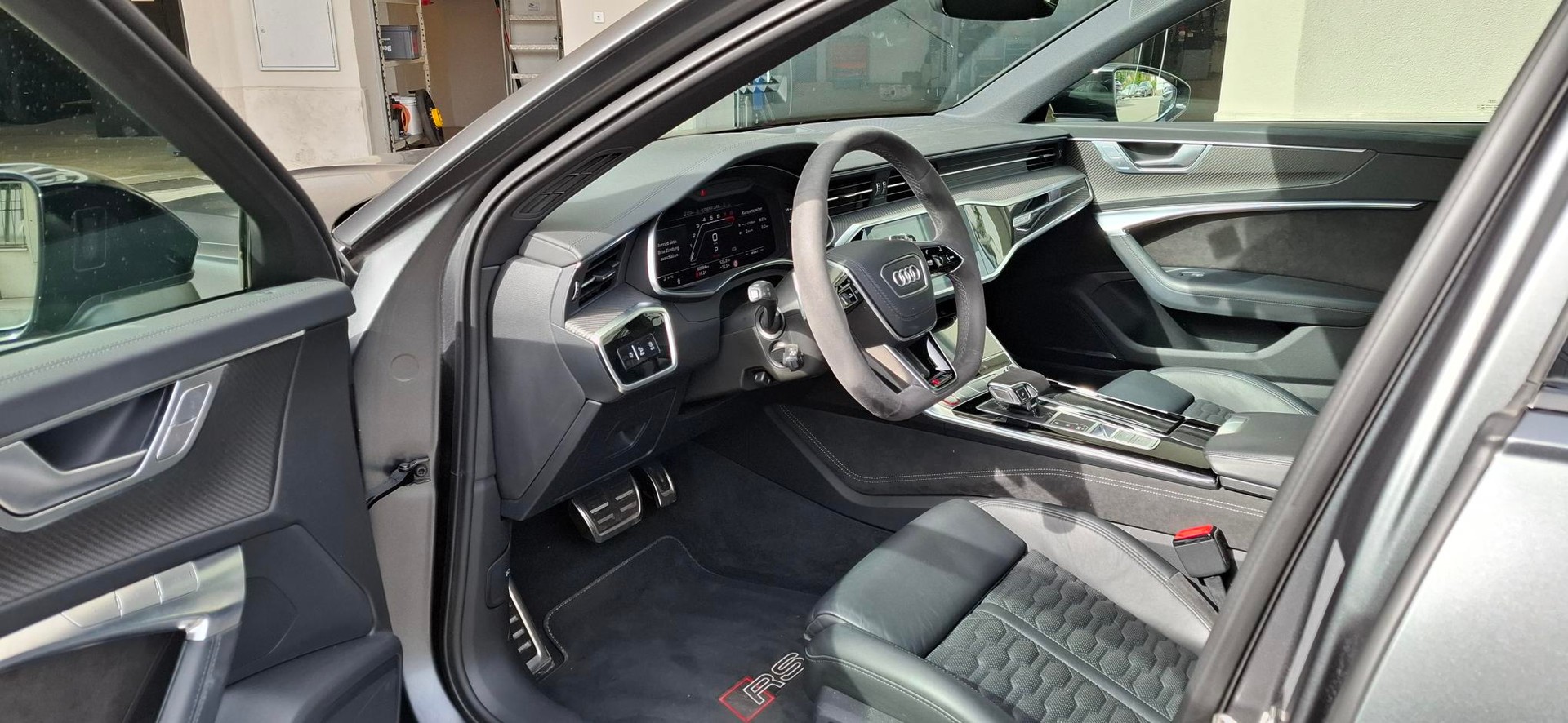 AUDI RS6 Avant 4.0 TFSI V8 quattro-image-8