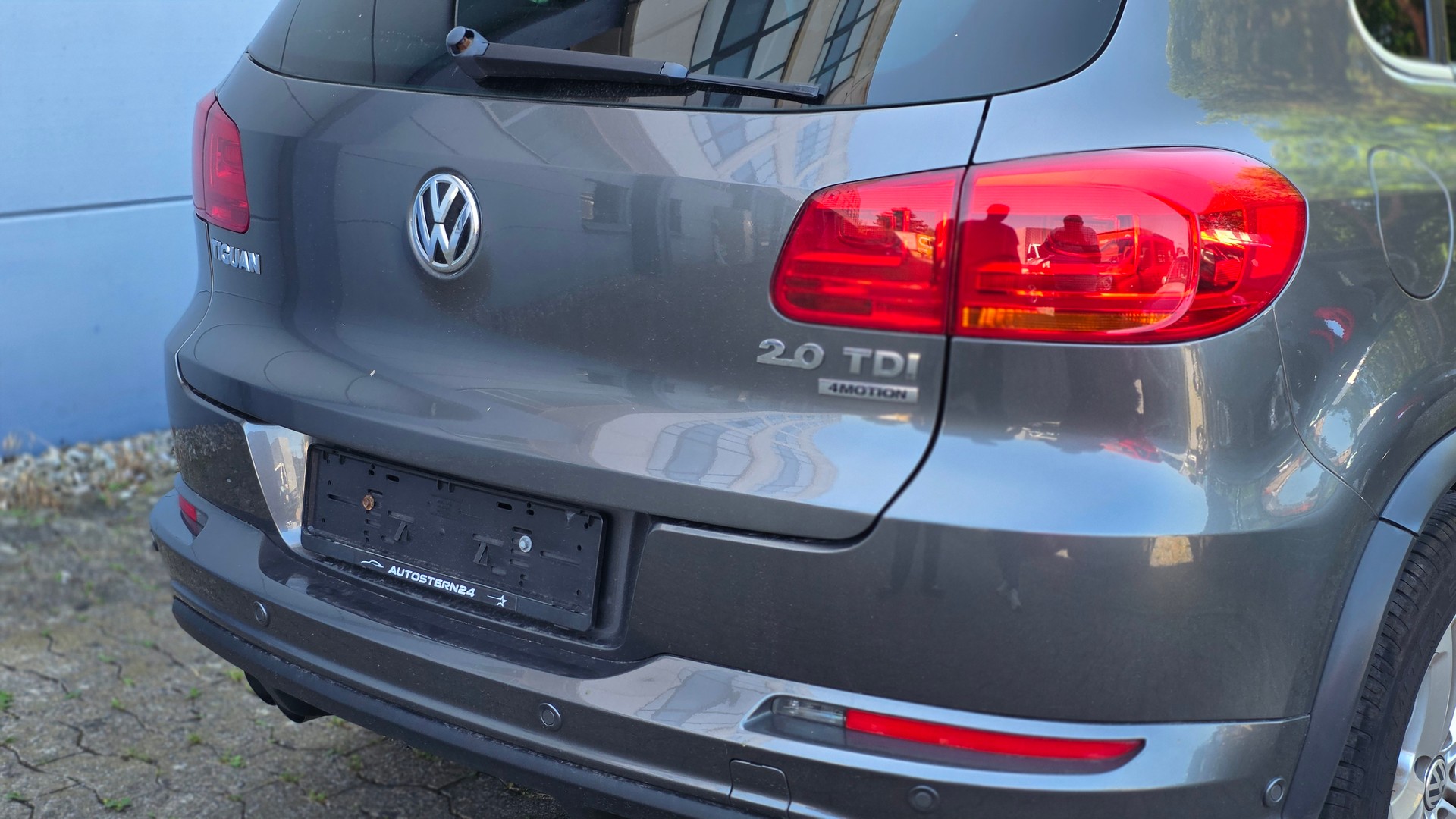 VW Tiguan 2.0 TDI BlueMotion R-Line 4Motion DSG-image-10