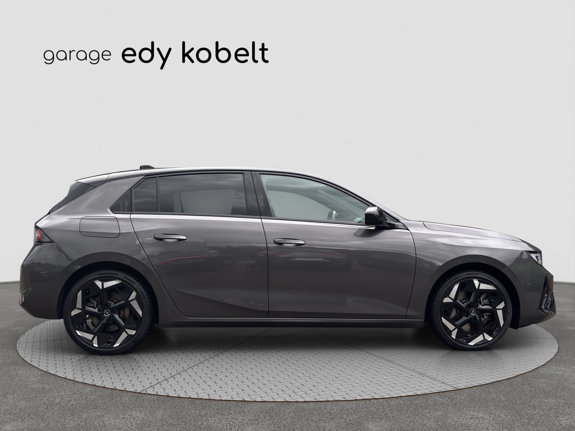 OPEL Astra 1.6 PHEV Turbo GSe A-image-19