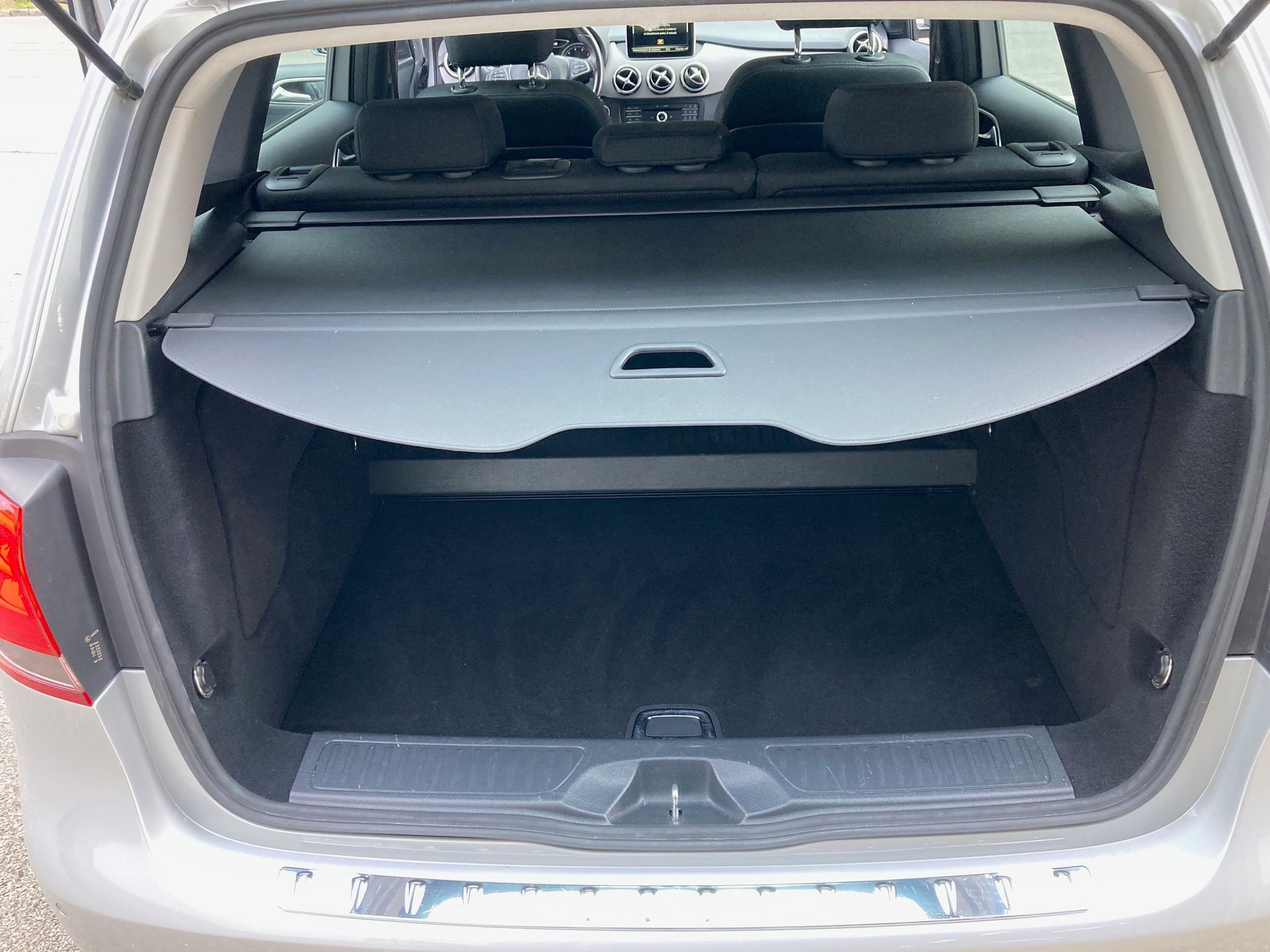 MERCEDES-BENZ B 180 Style 7G-DCT-image-7