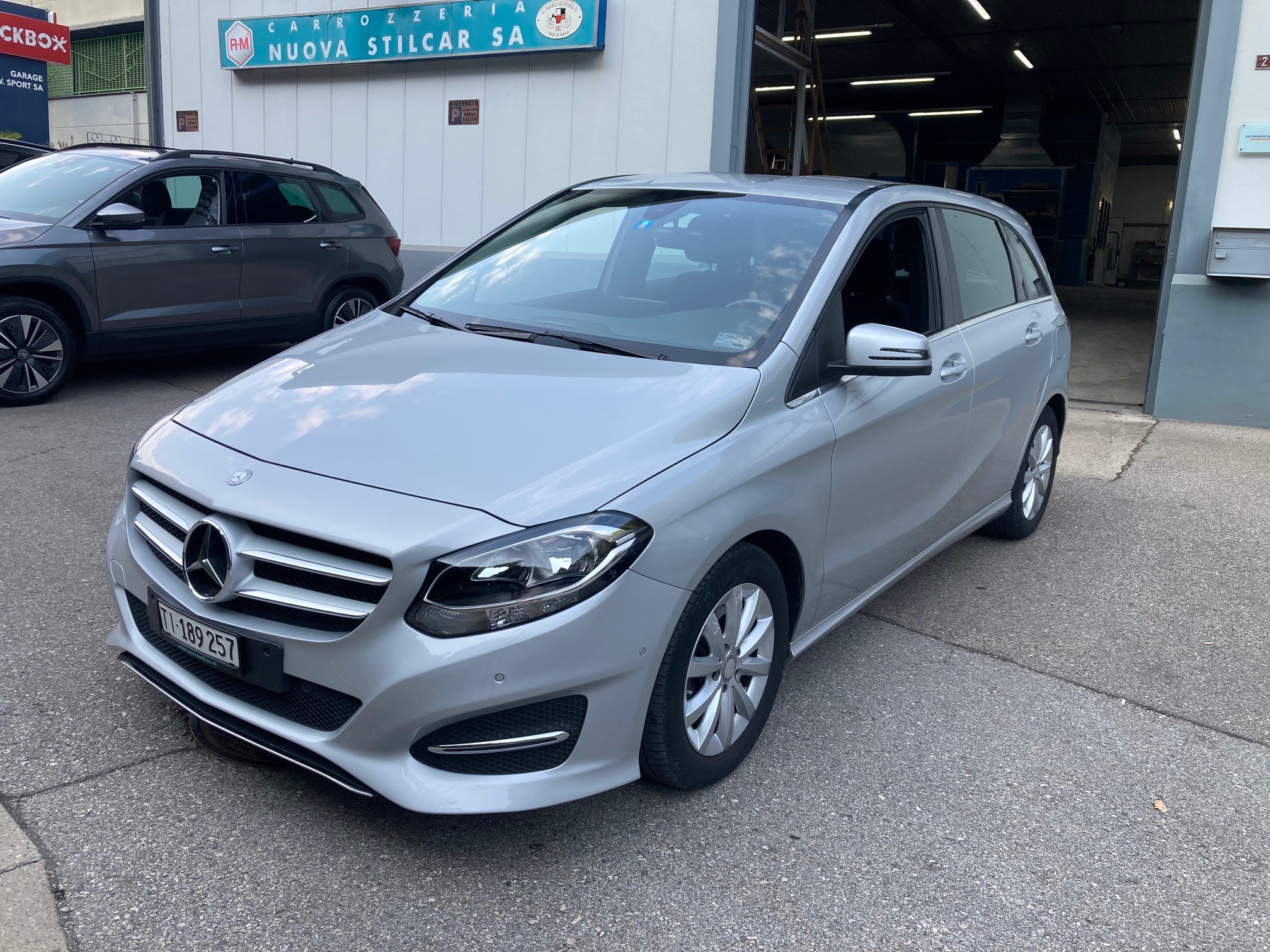 Car photo