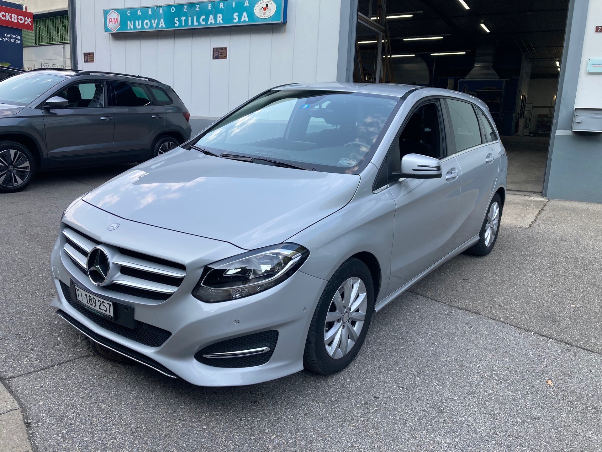 MERCEDES-BENZ B 180 Style 7G-DCT-image-0