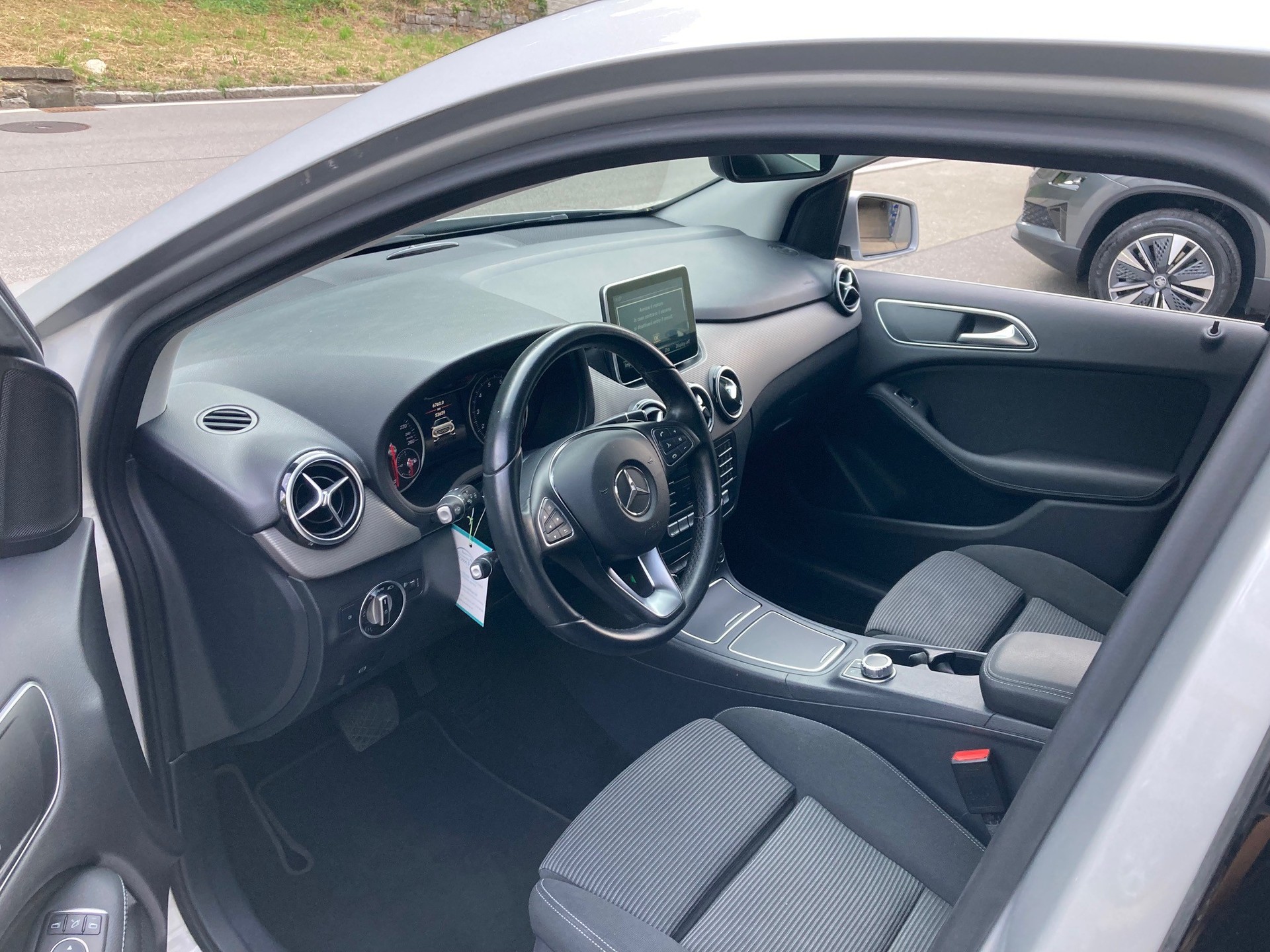 MERCEDES-BENZ B 180 Style 7G-DCT-image-5
