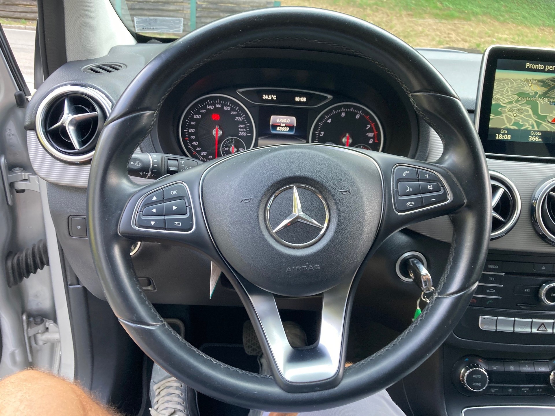 MERCEDES-BENZ B 180 Style 7G-DCT-image-11