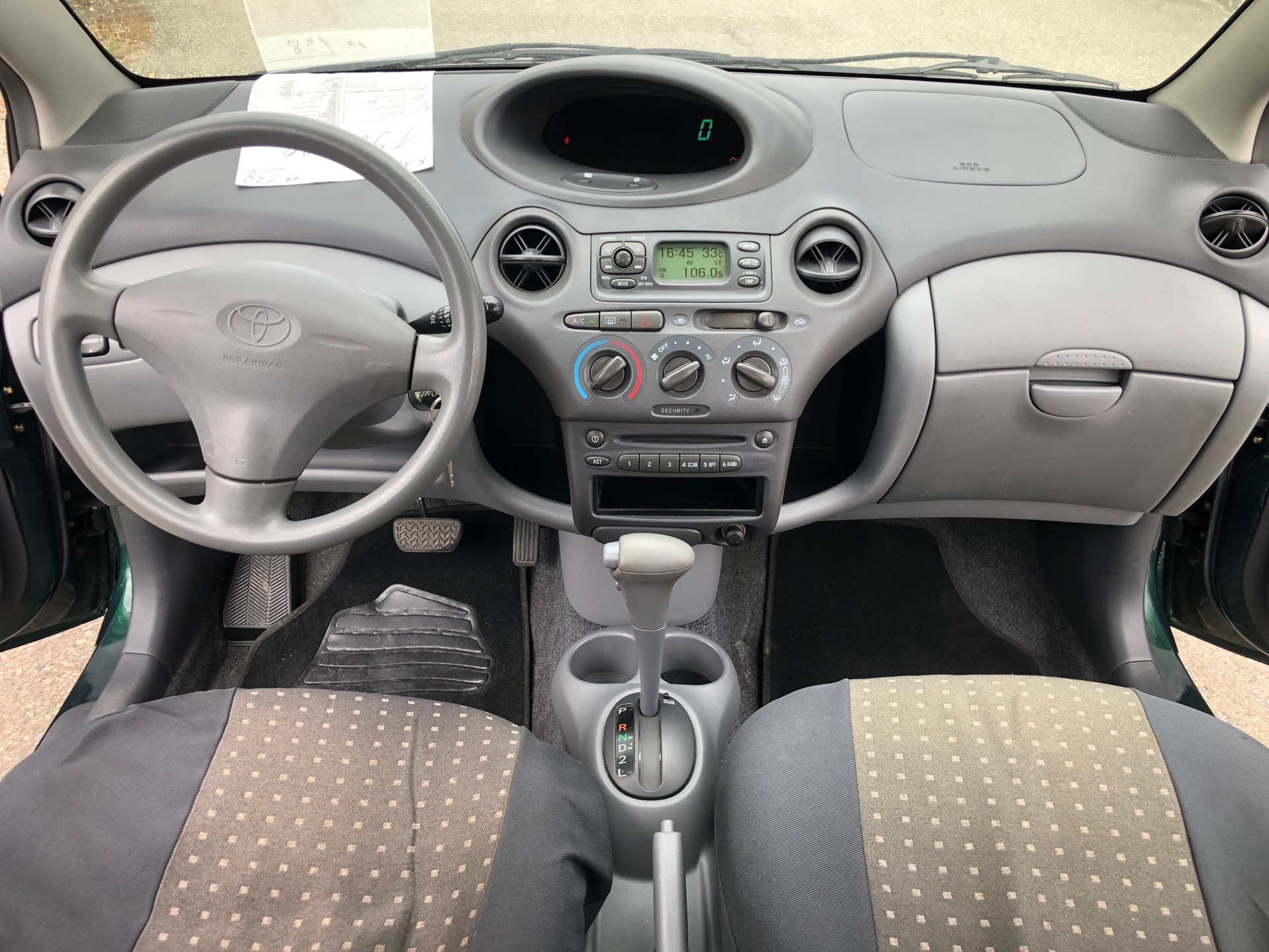 TOYOTA Yaris 1.3 Linea Sol-image-12