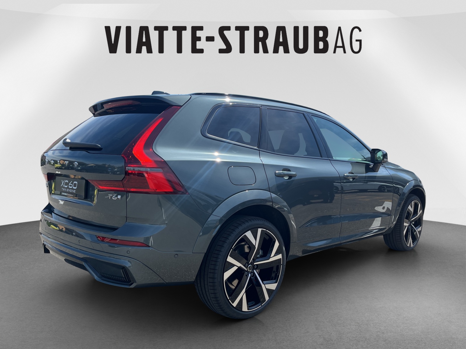 VOLVO XC60 2.0 T6 TE Ultra Dark eAWD-image-4