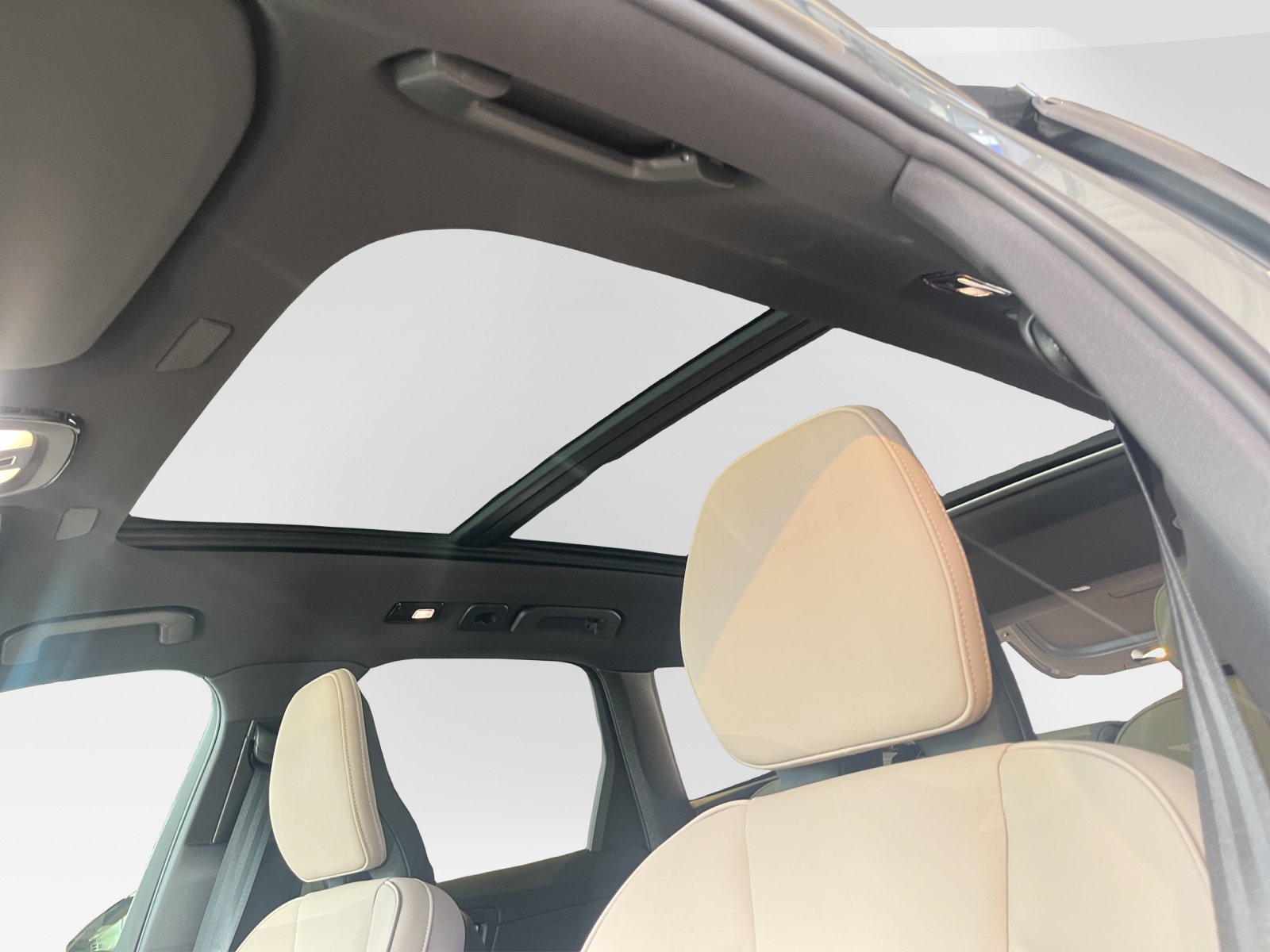 VOLVO XC60 2.0 T6 TE Ultra Dark eAWD-image-14